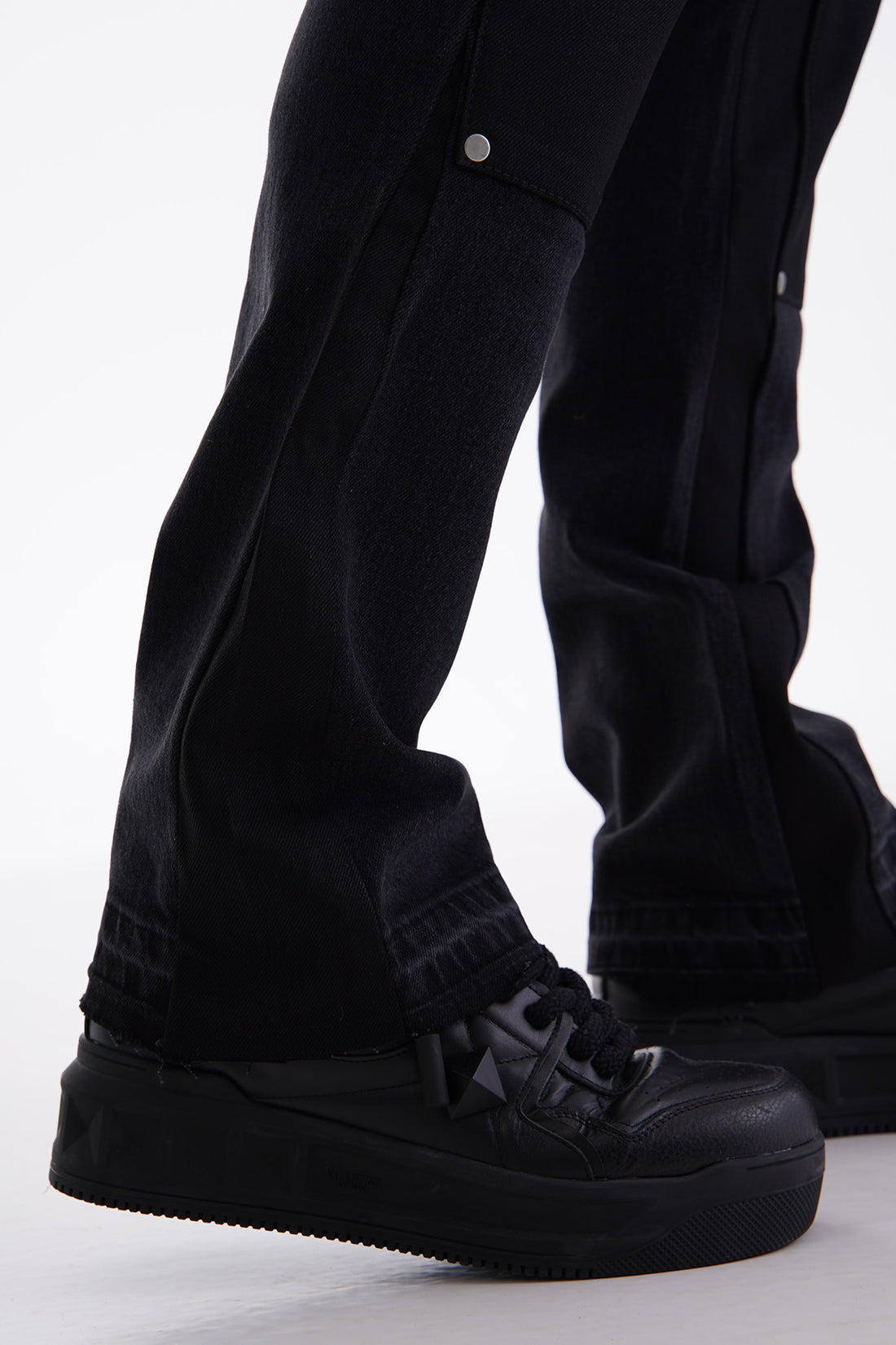 JEANS MIT WEITEM BEIN ART439