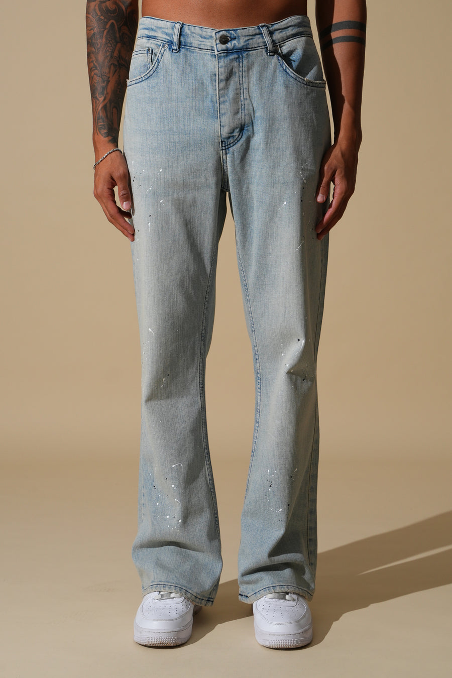 Flared-Jeans mit Sprenkeleffekt FG104