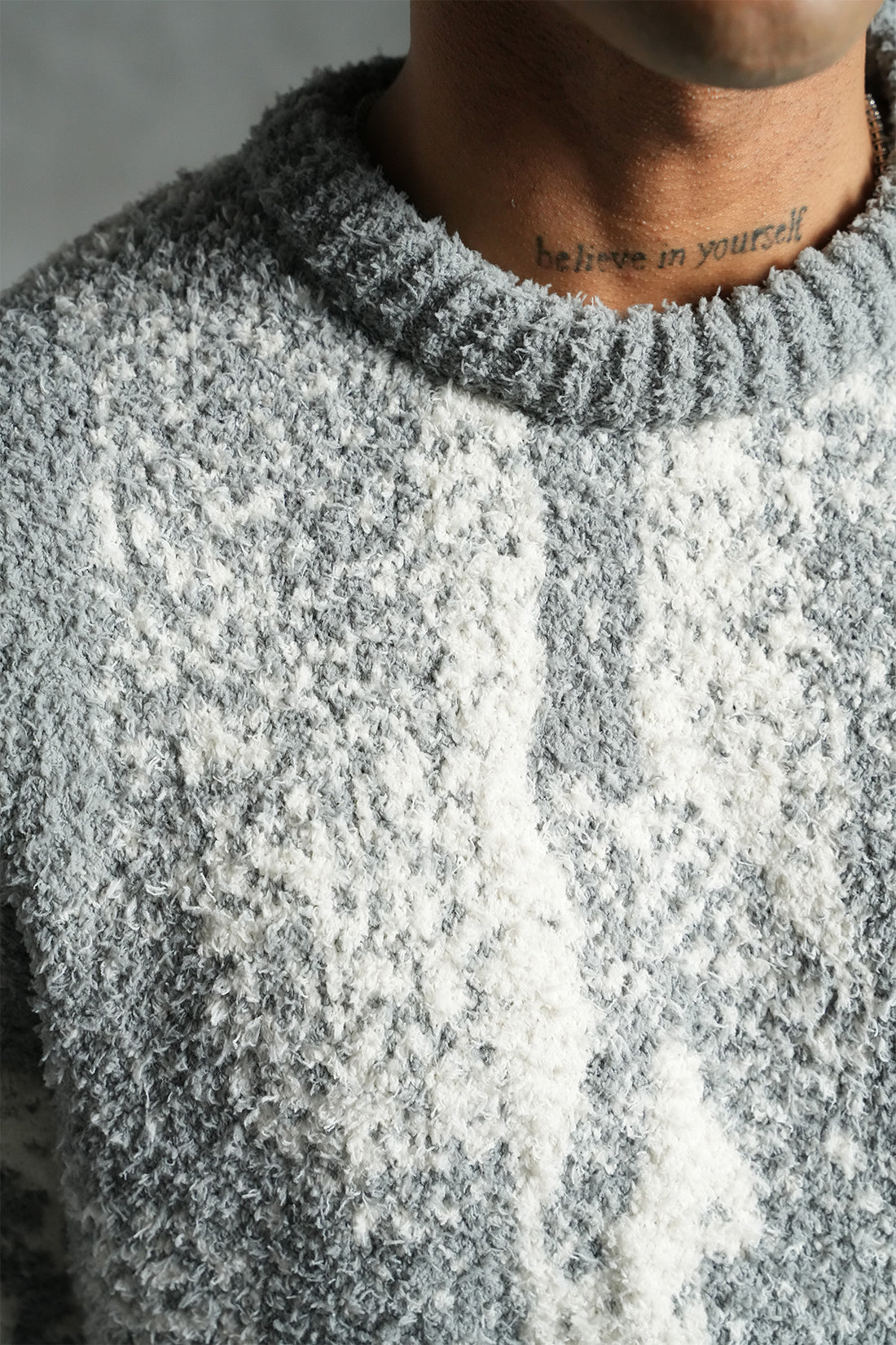 STRICKPULLOVER MIT STRUKTURMUSTER, LOCKER GESCHNITTEN LL061007