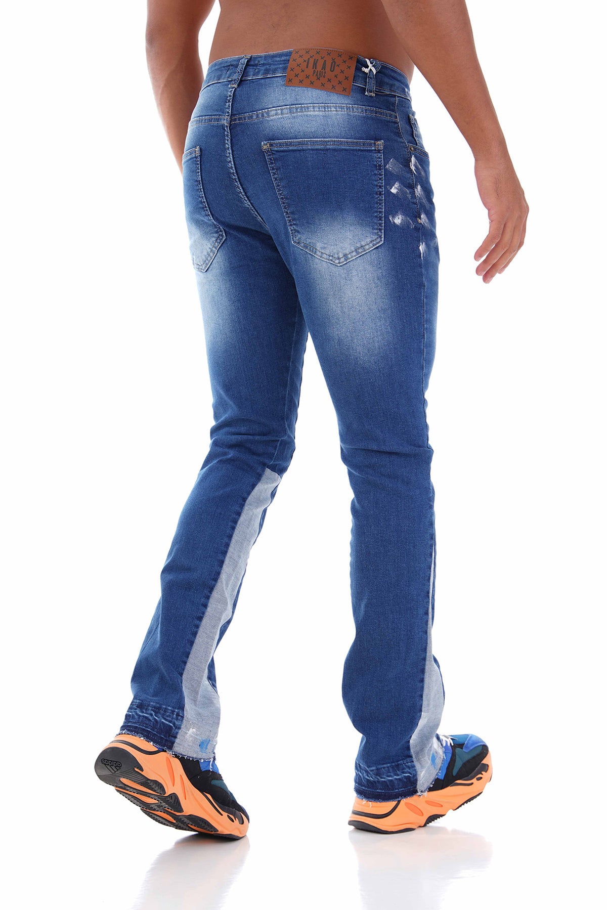 JEANS MIT WEITEM BEIN LL2000126