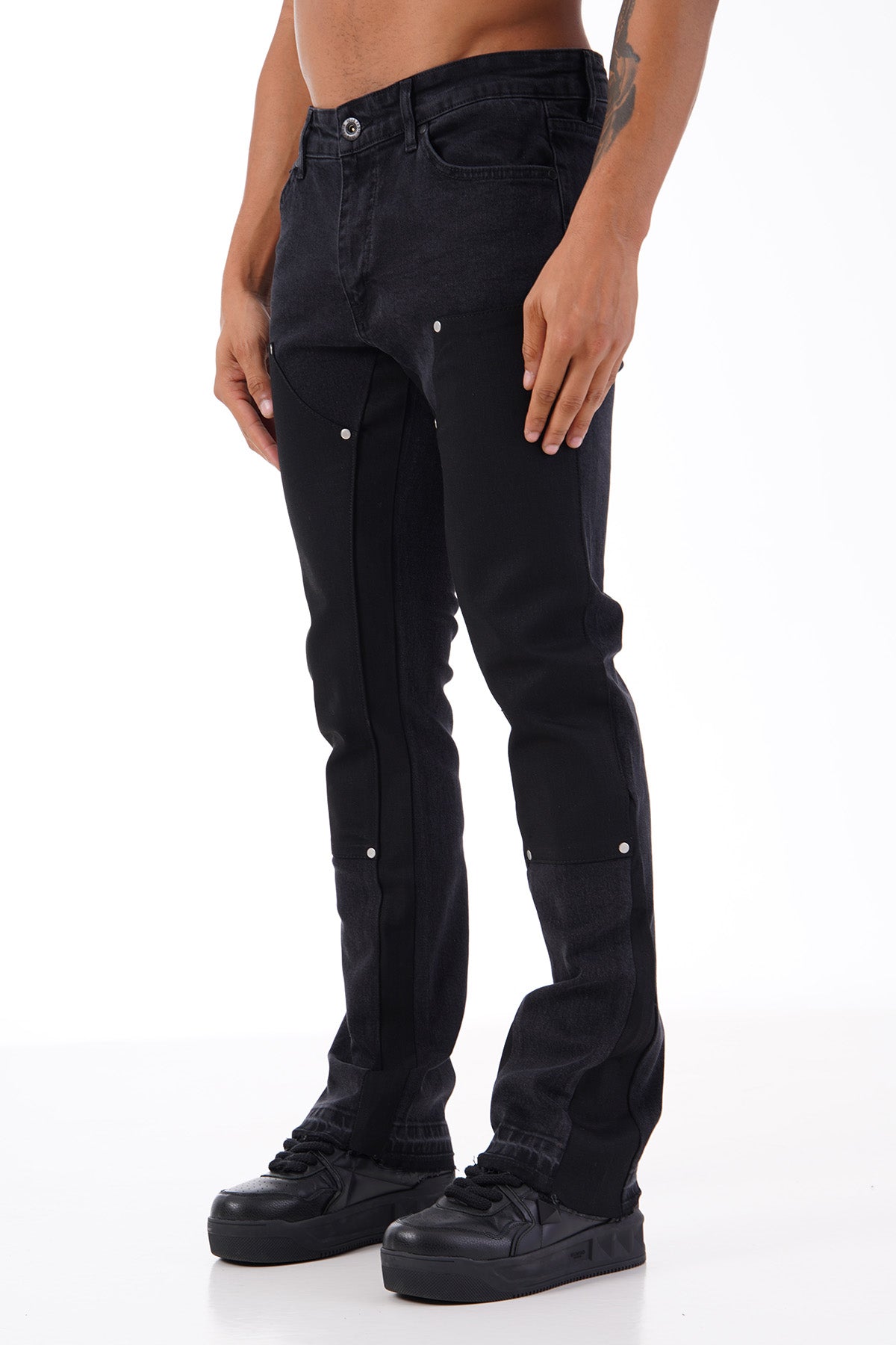 JEANS MIT WEITEM BEIN ART439