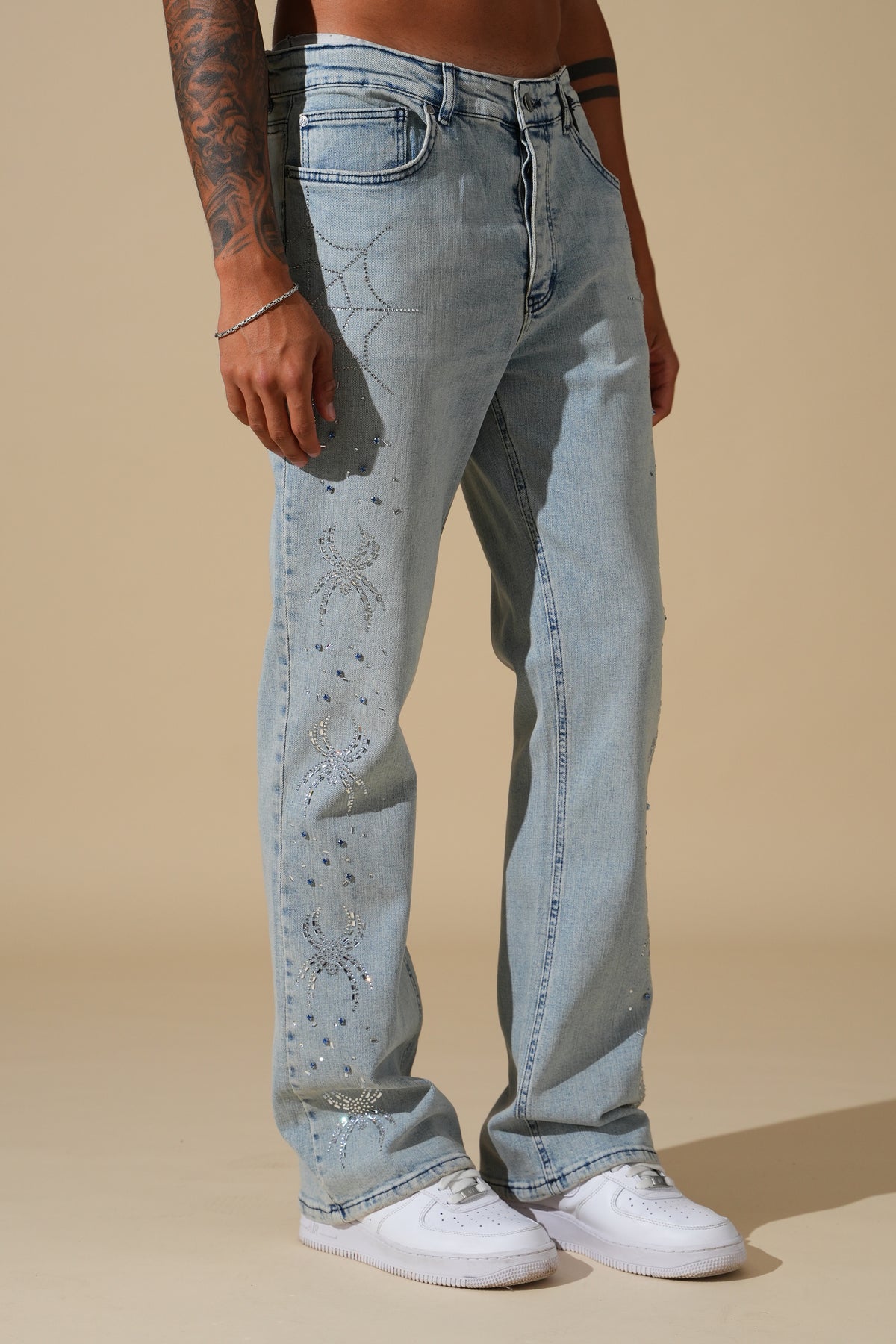Flared-Jeans mit Glanzdetails FG104