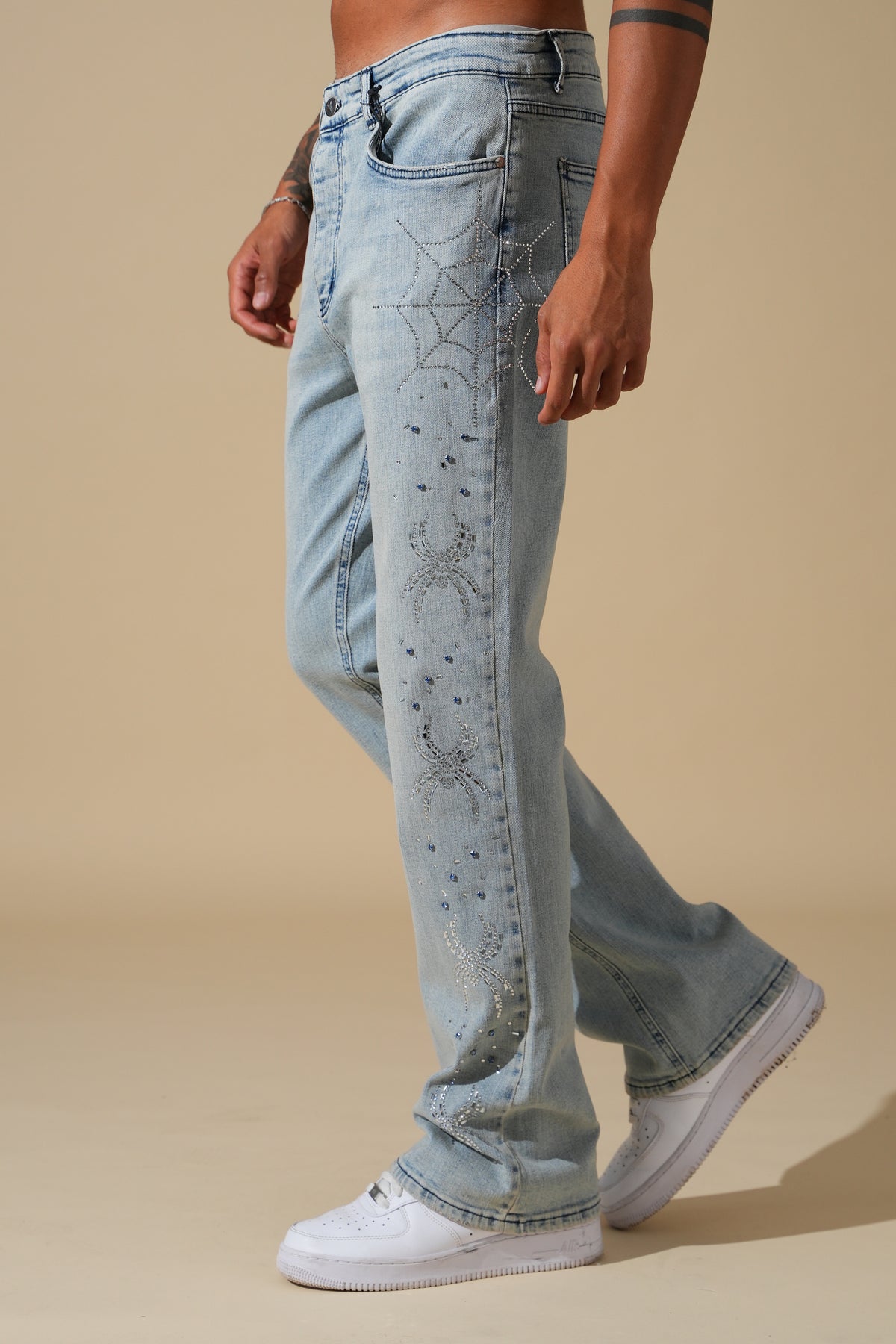 Flared-Jeans mit Glanzdetails FG104
