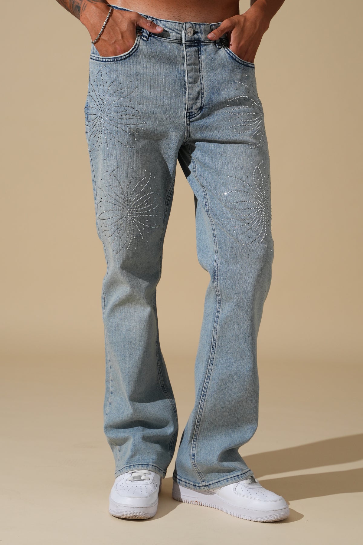 Flared-Jeans mit Strahlenmotiven FG105