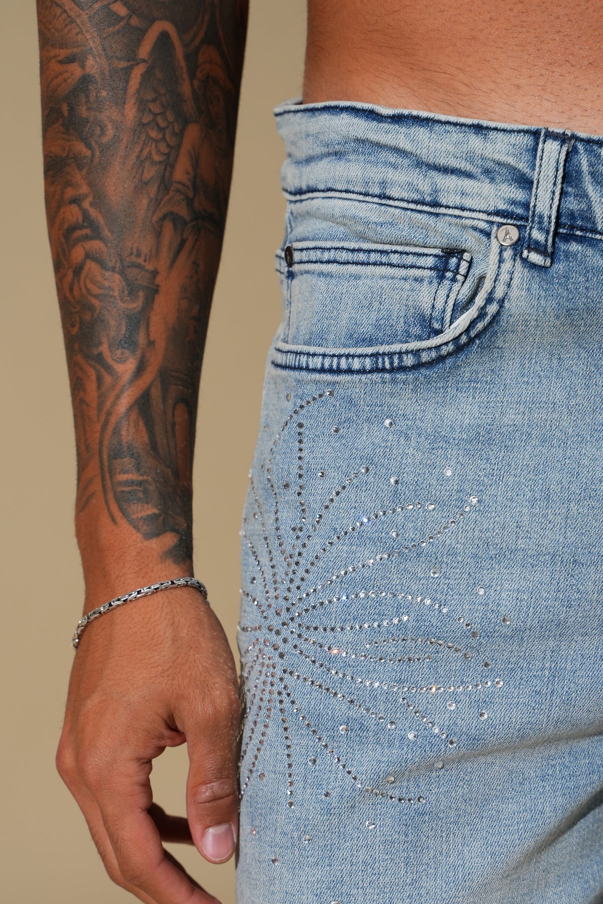 Flared-Jeans mit Strahlenmotiven FG105