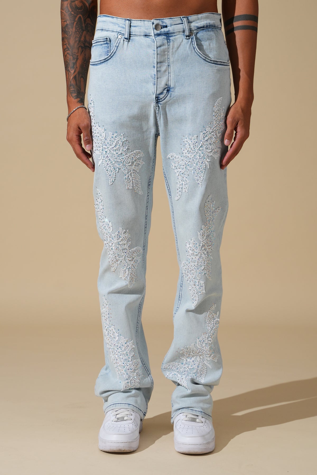 Flared-Jeans mit Blumenmotiven FG110