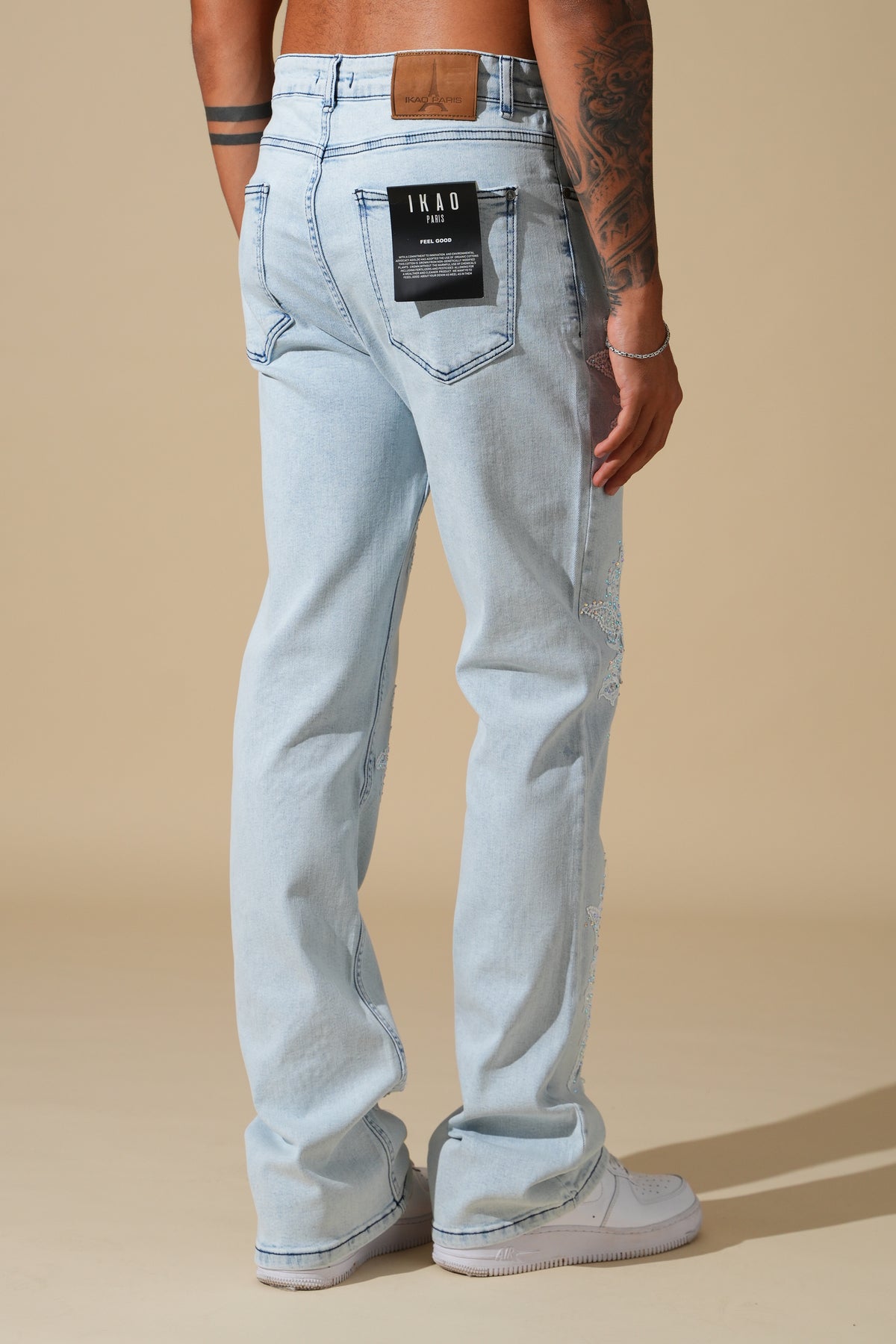 Flared-Jeans mit Blumenmotiven FG110