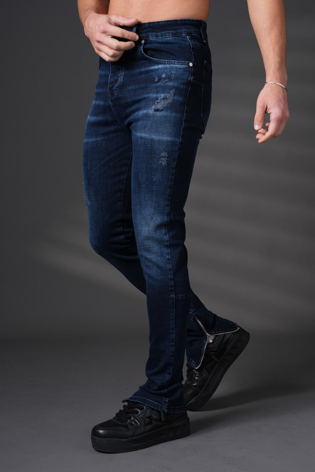 JEANS ZUGESCHNITTENE PASSFORM F0019
