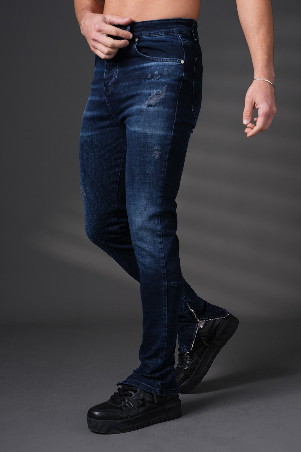 JEANS ZUGESCHNITTENE PASSFORM F0019