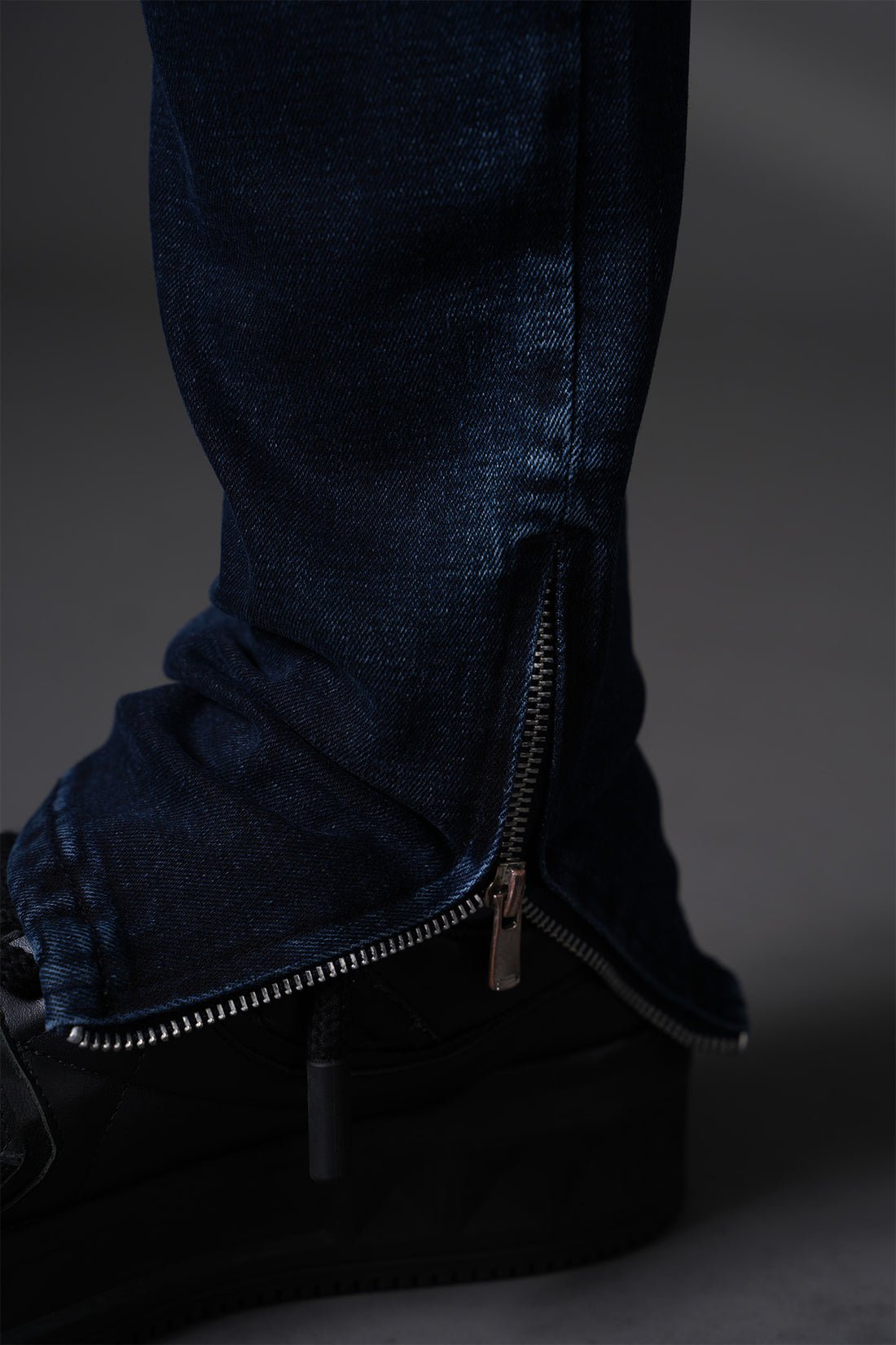 JEANS ZUGESCHNITTENE PASSFORM F0019
