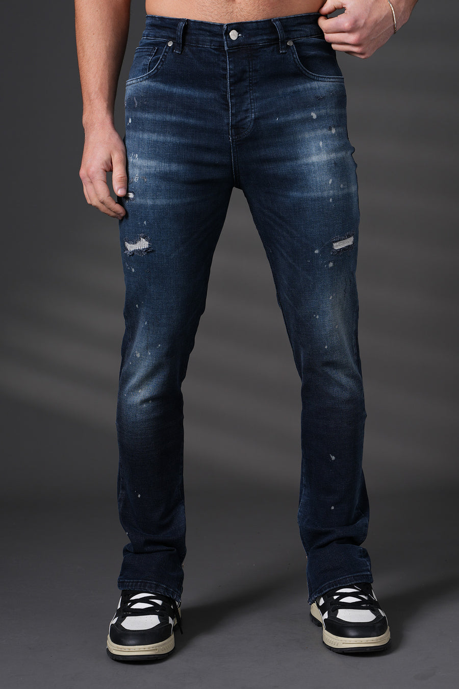 JEANS ANLIEGEND MIT REISSVERSCHLUSS F0024