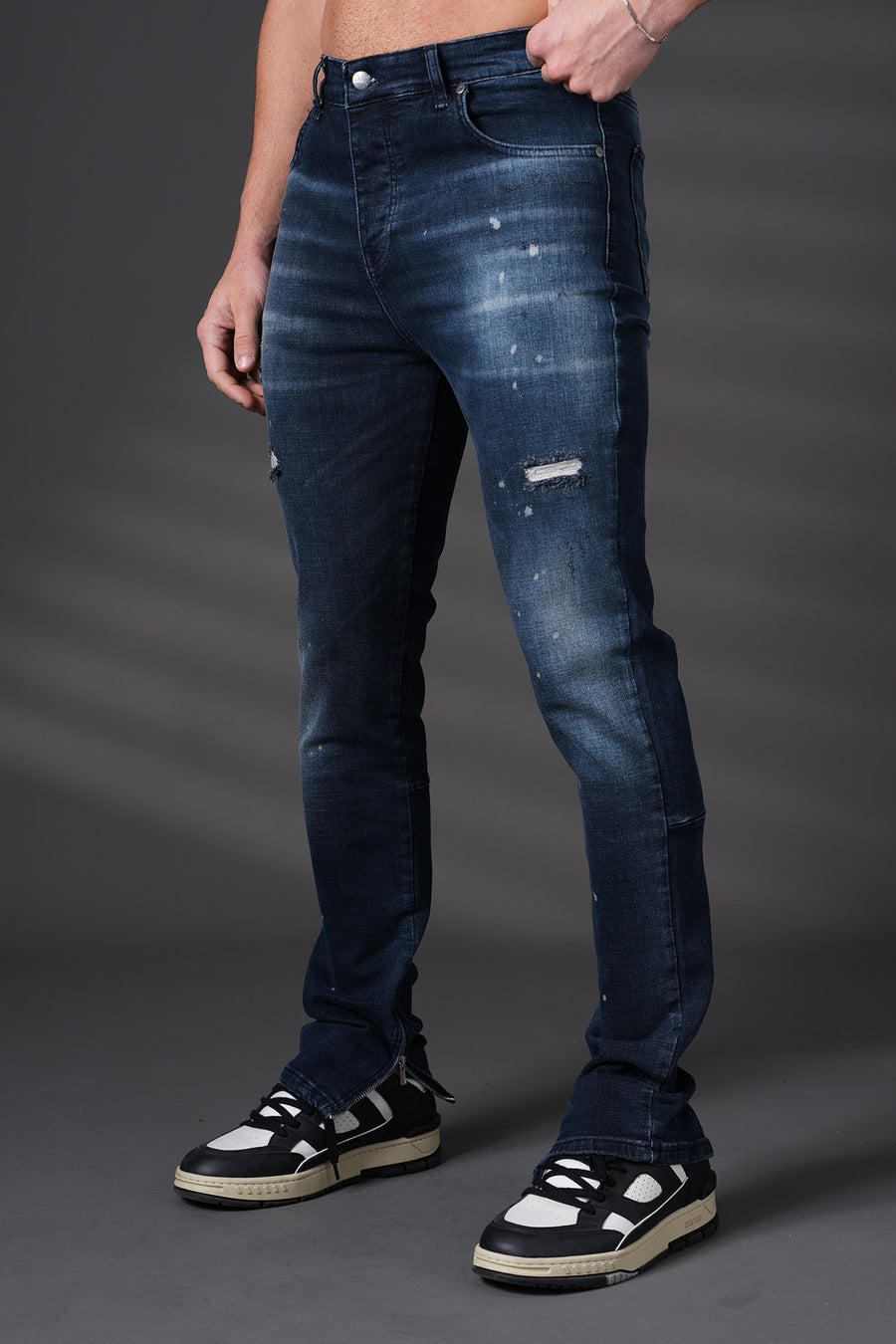 JEANS ANLIEGEND MIT REISSVERSCHLUSS F0024