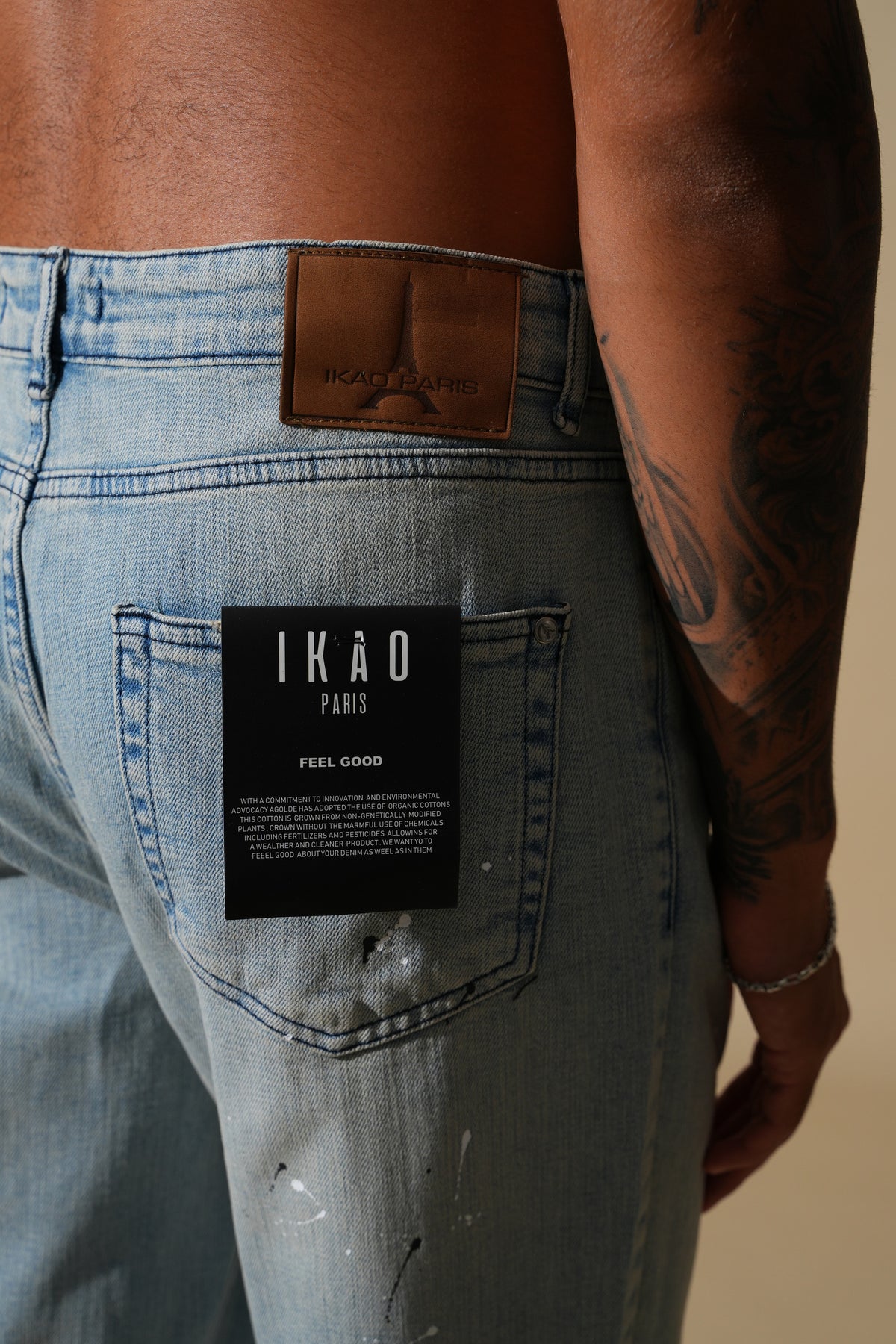 Flared-Jeans mit Sprenkeleffekt FG104