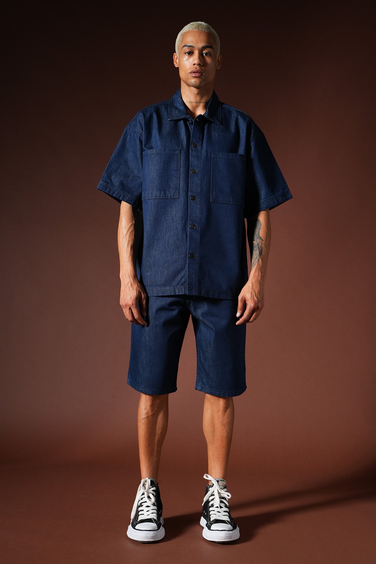Oversize-Hemd-und-Shorts-Set aus Denim TK-01