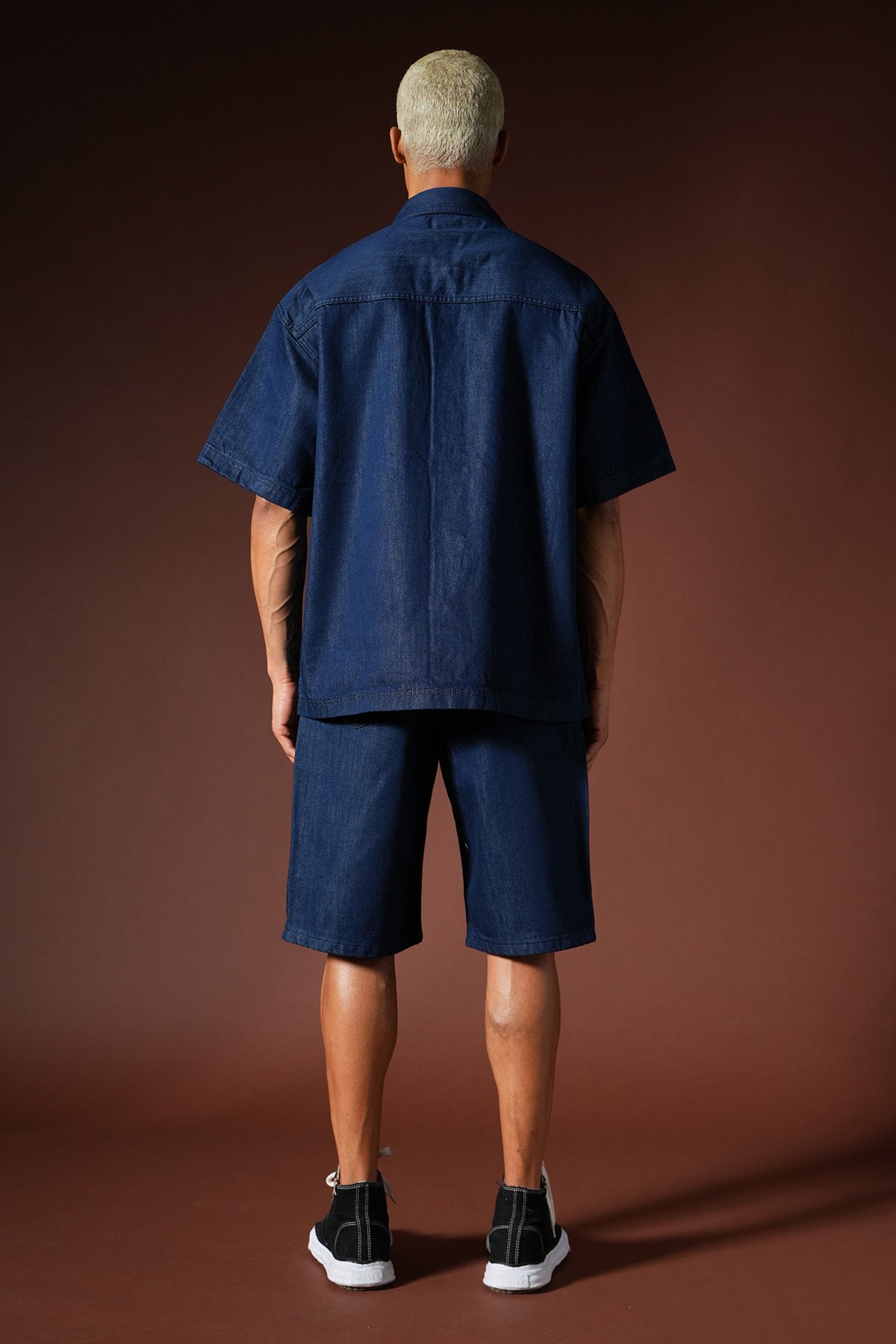 Oversize-Hemd-und-Shorts-Set aus Denim TK-01