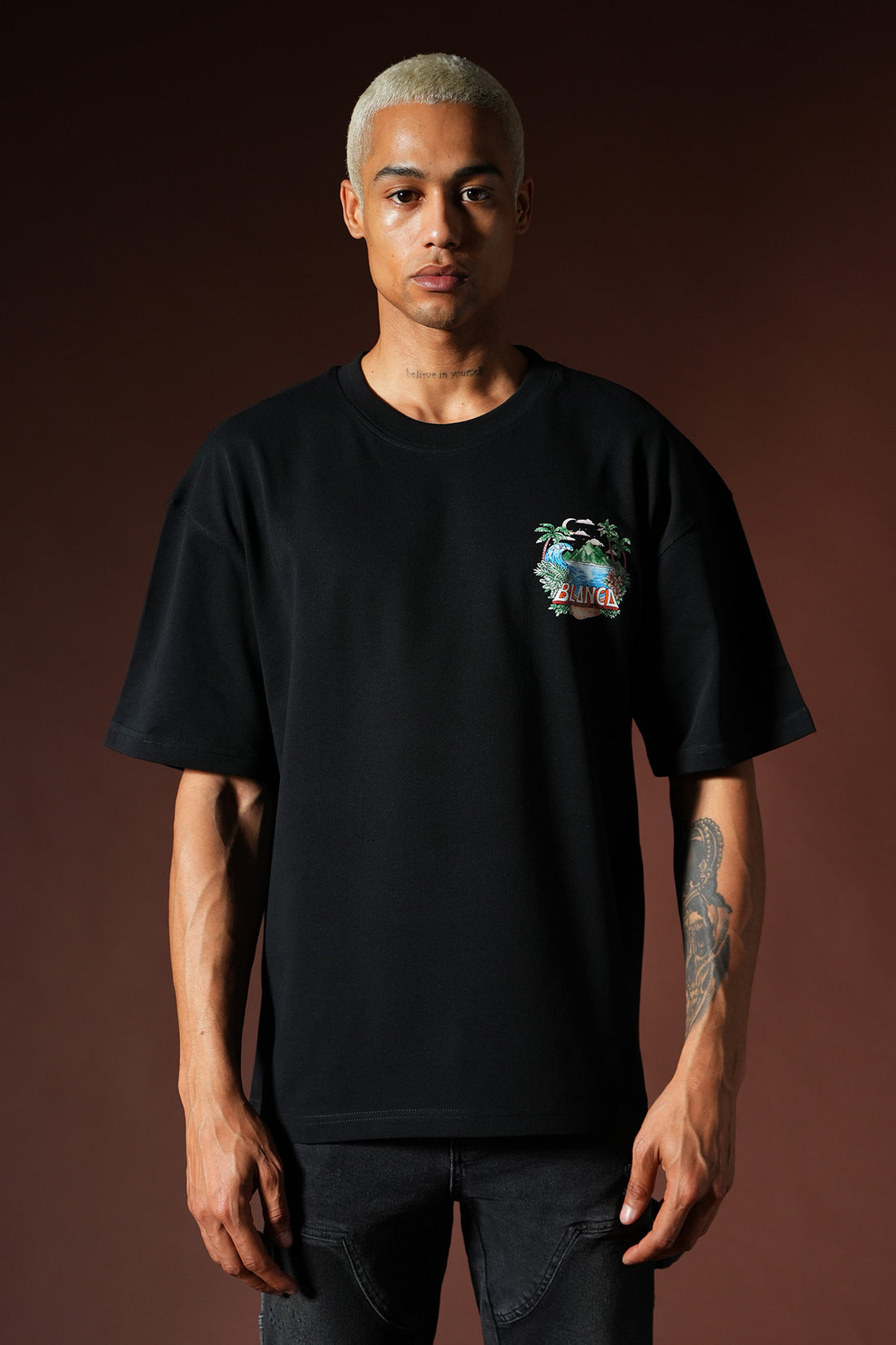 Übergroßes T-Shirt OM-047