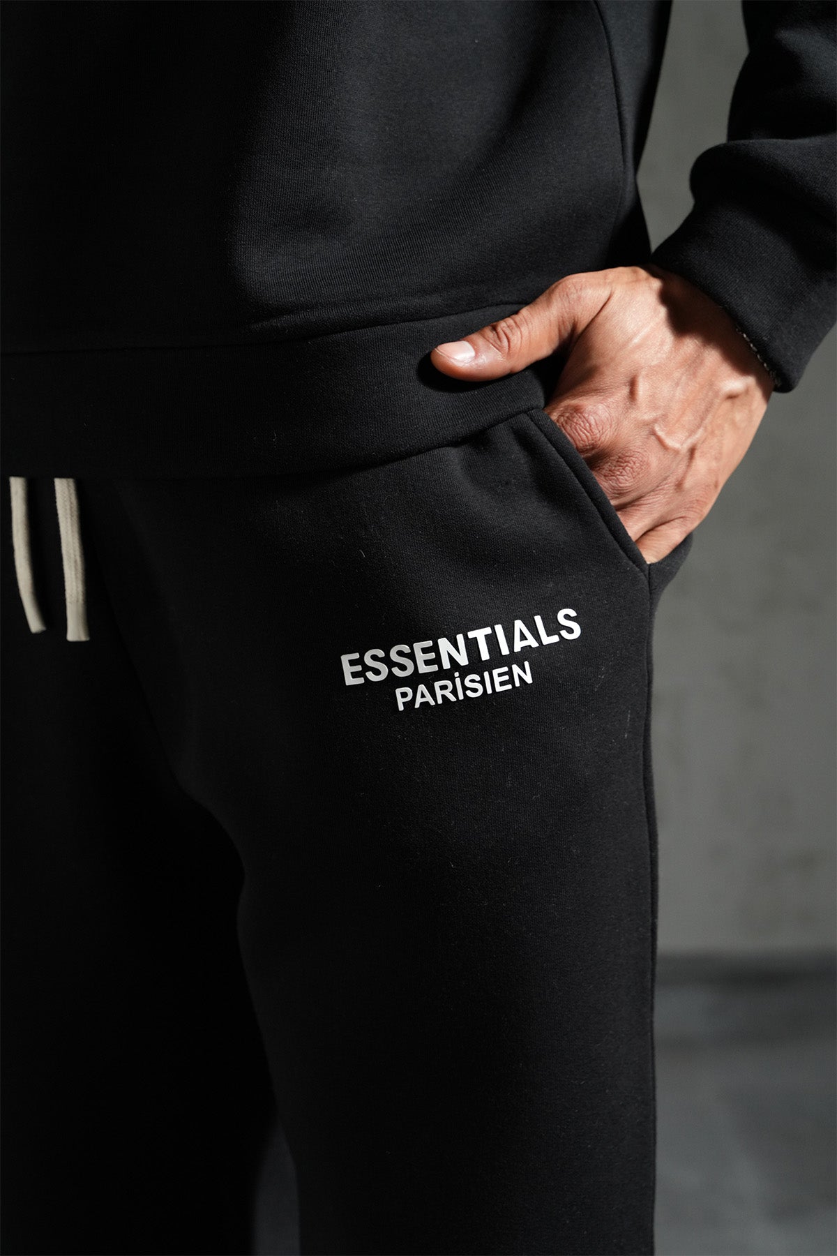 SET MIT REISSVERSCHLUSSKRAGEN LL110041