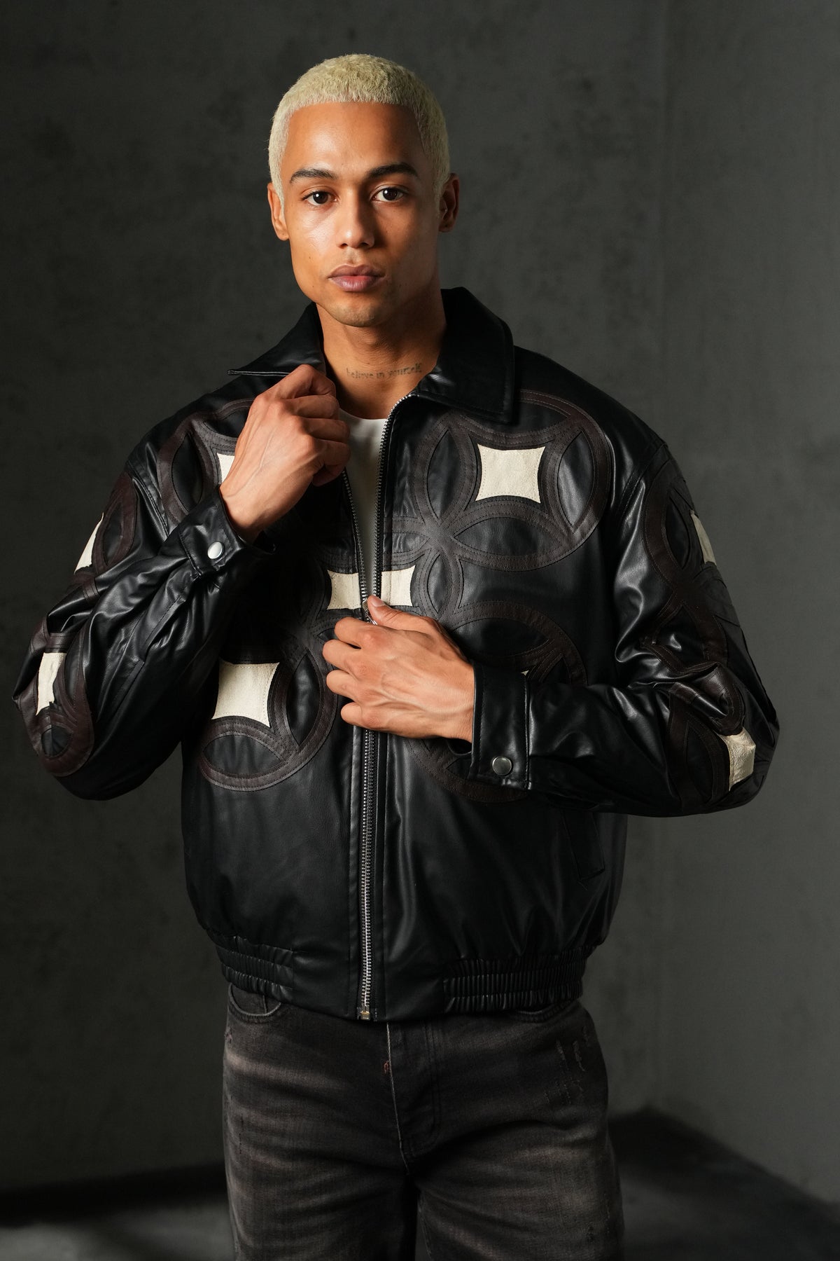 Veste brodée 4646