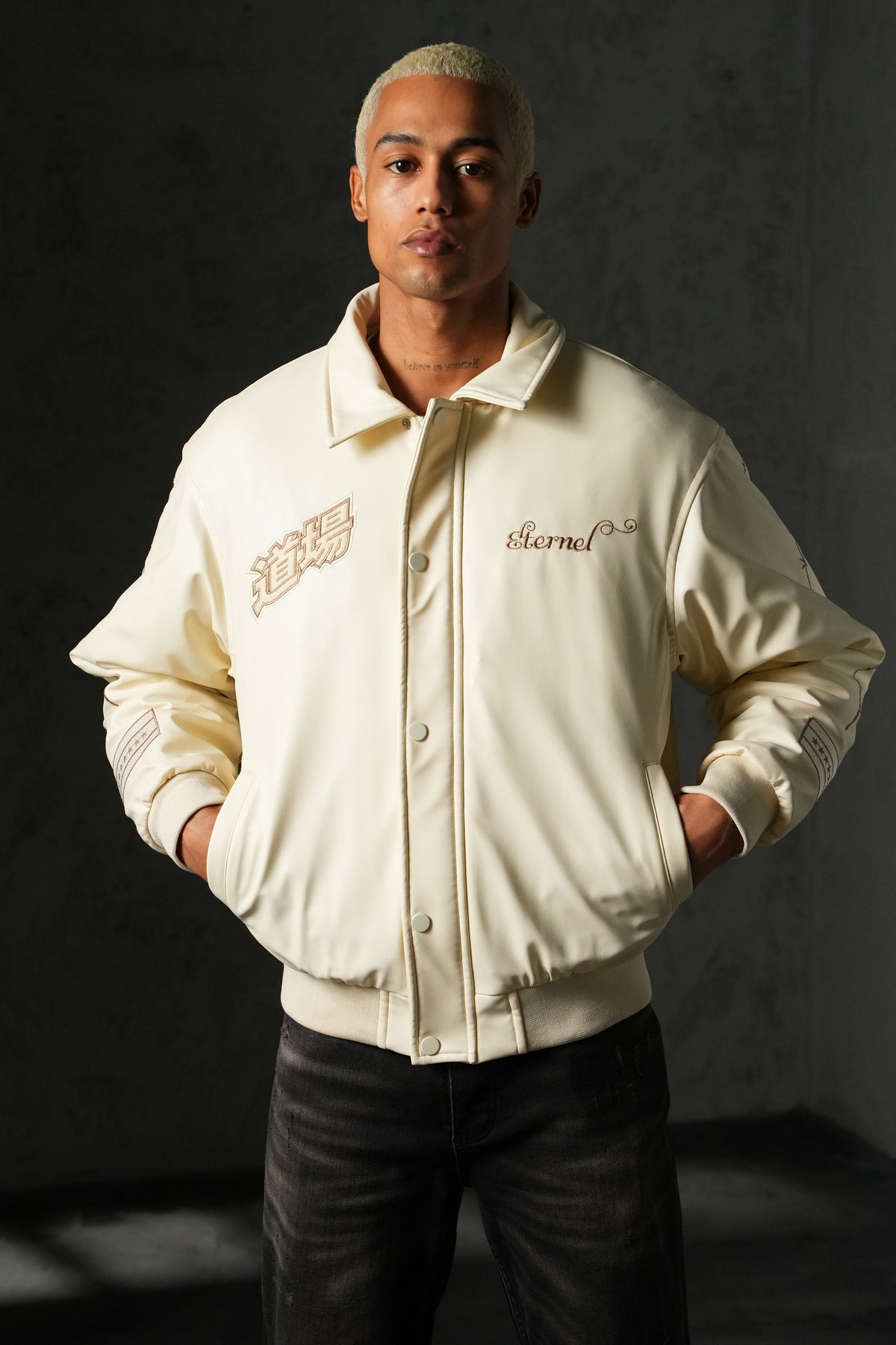 Veste brodée Japan 4646