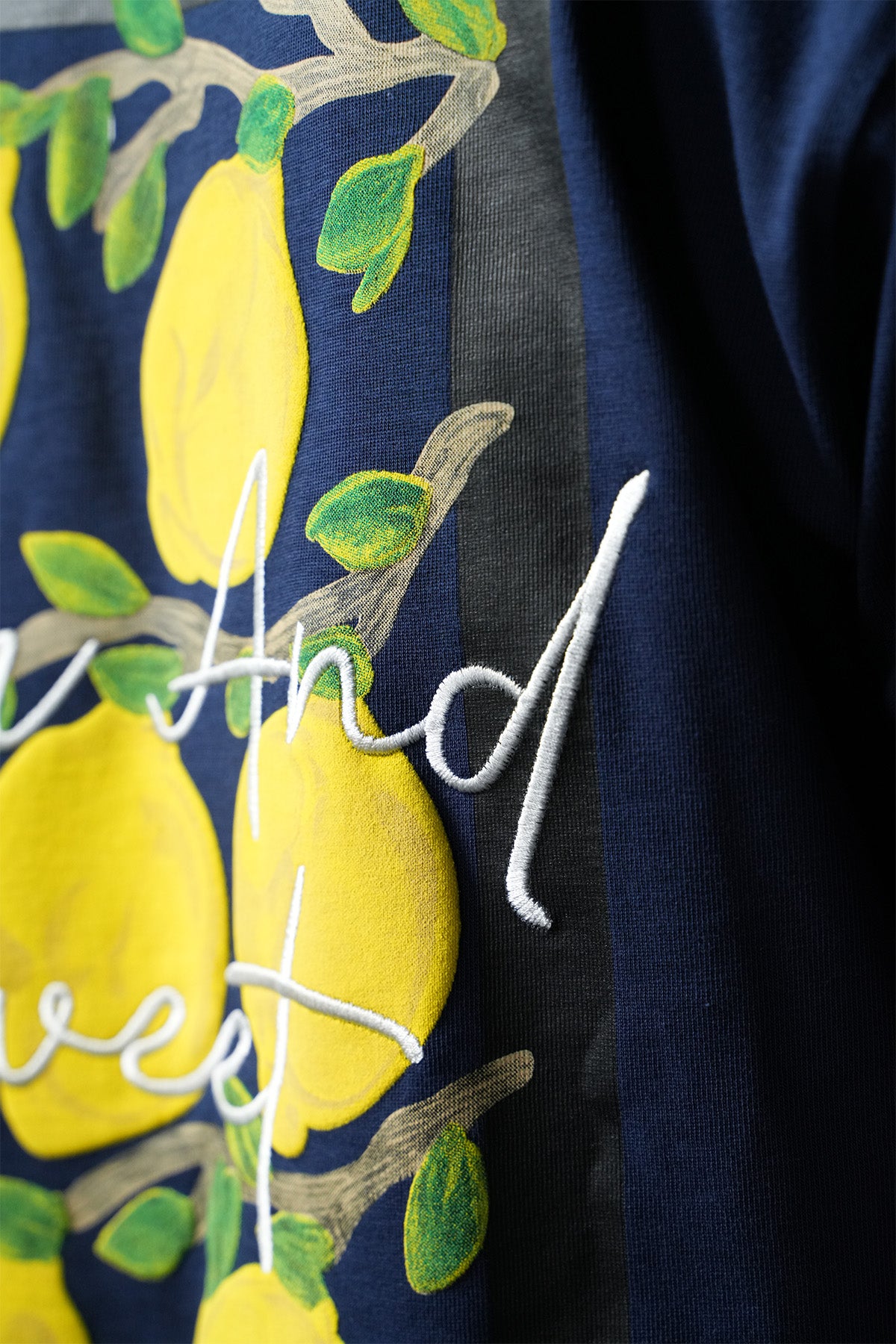 T-Shirt mit Zitronenprint - LL1100126