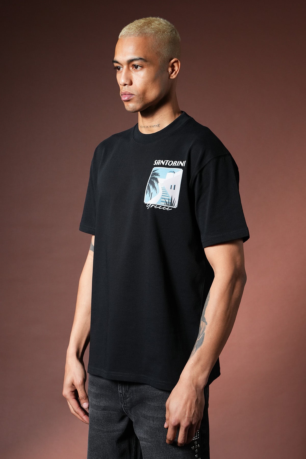 T-Shirt mit Santorin-Aufdruck – LL110090