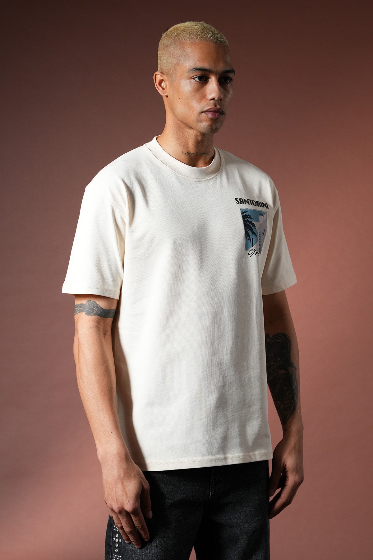 T-Shirt mit Santorin-Aufdruck – LL110090