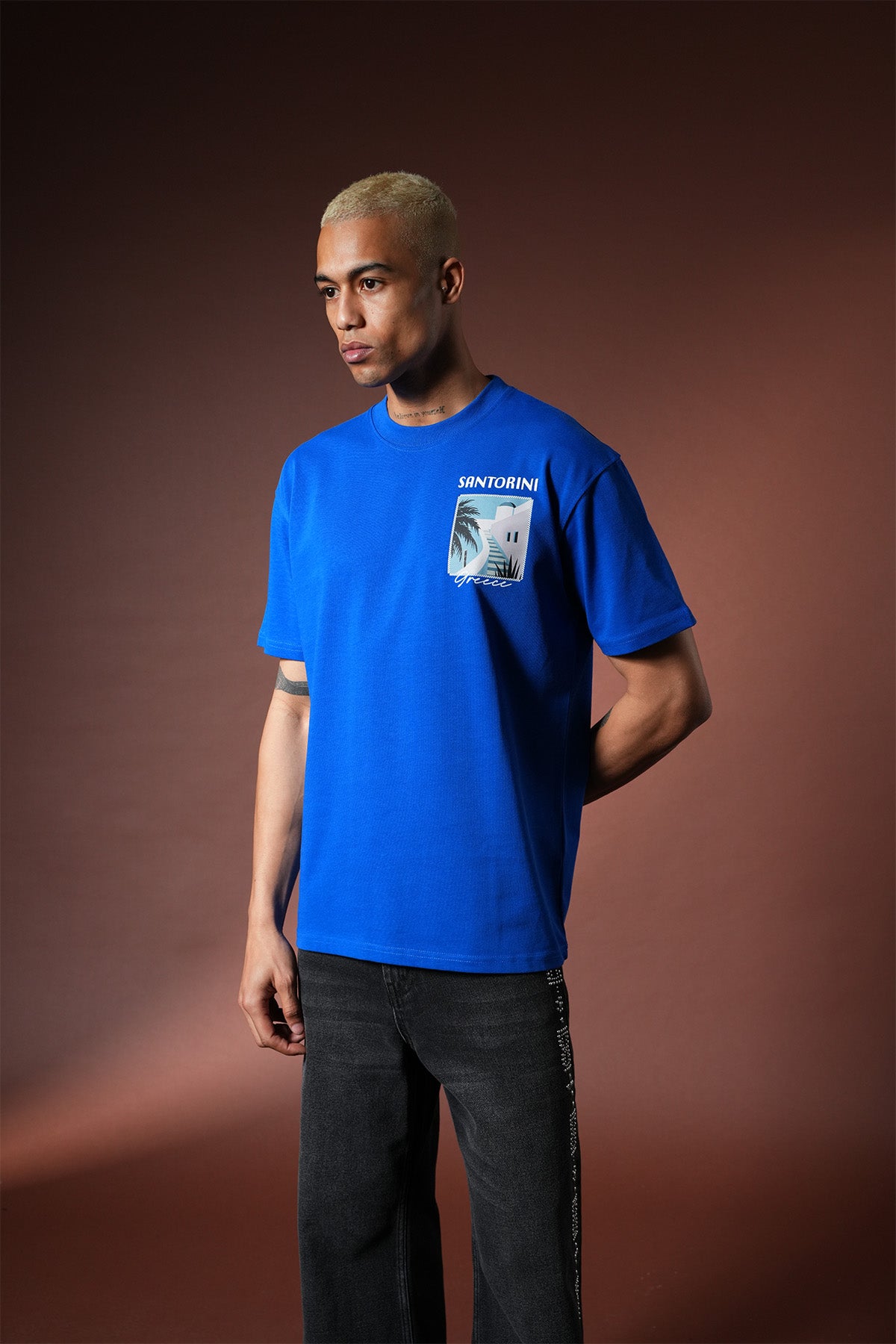 T-Shirt mit Santorin-Aufdruck – LL110090