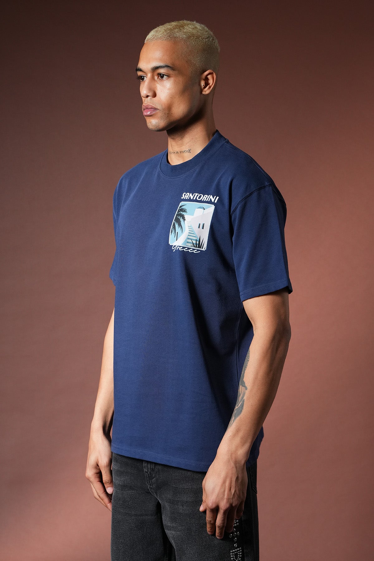 T-Shirt mit Santorin-Aufdruck – LL110090