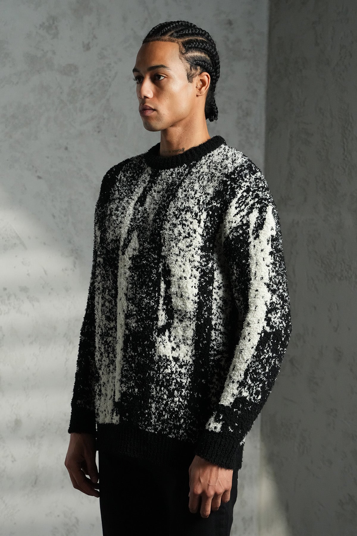 STRICKPULLOVER MIT STRUKTURMUSTER, LOCKER GESCHNITTEN LL061007