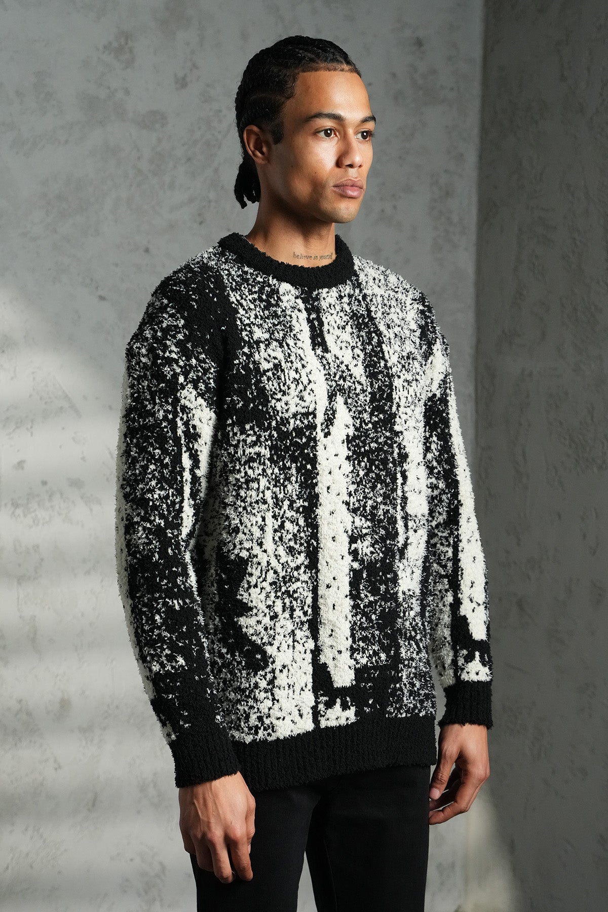 STRICKPULLOVER MIT STRUKTURMUSTER, LOCKER GESCHNITTEN LL061007