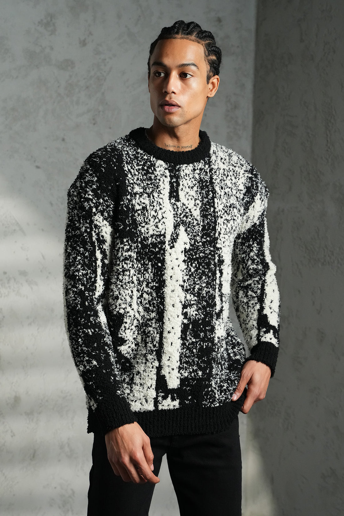 STRICKPULLOVER MIT STRUKTURMUSTER, LOCKER GESCHNITTEN LL061007