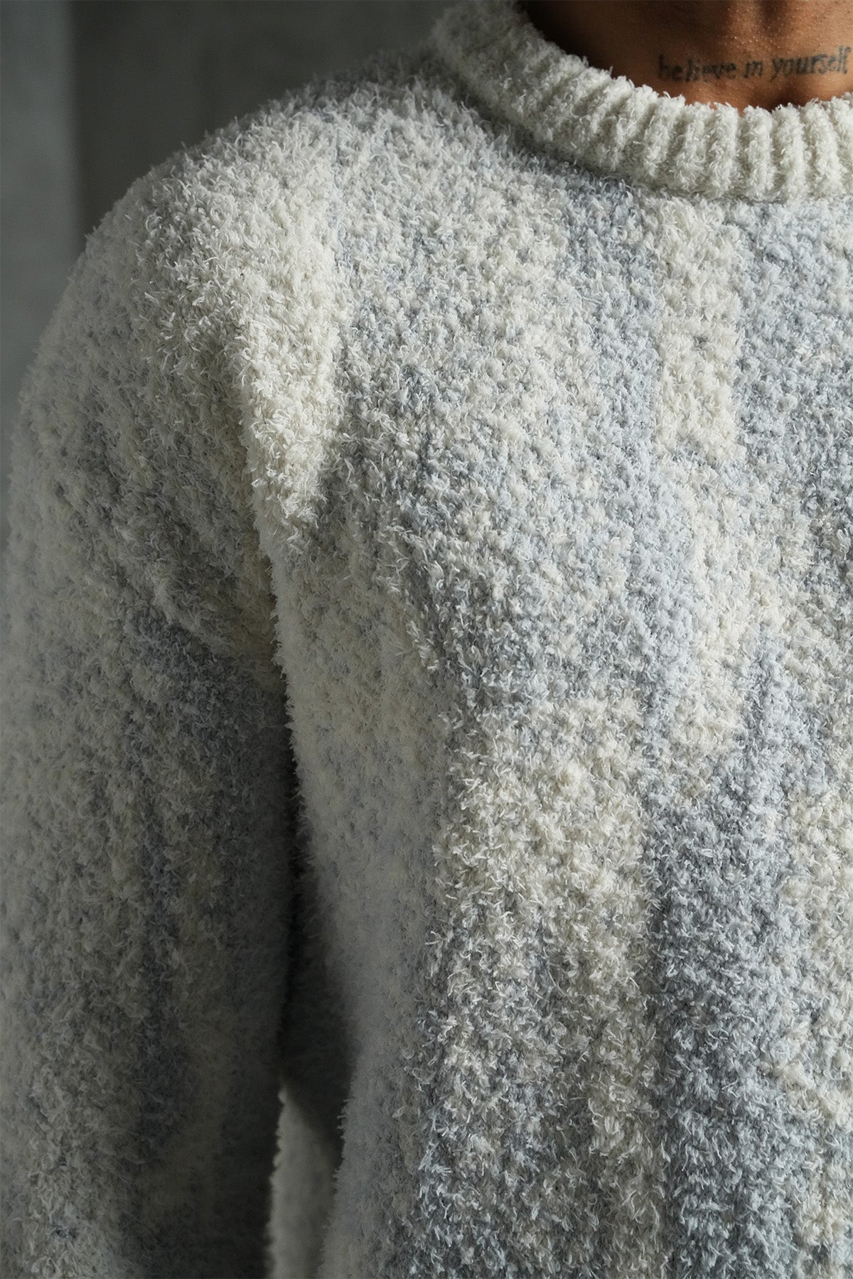 STRICKPULLOVER MIT STRUKTURMUSTER, LOCKER GESCHNITTEN LL061007