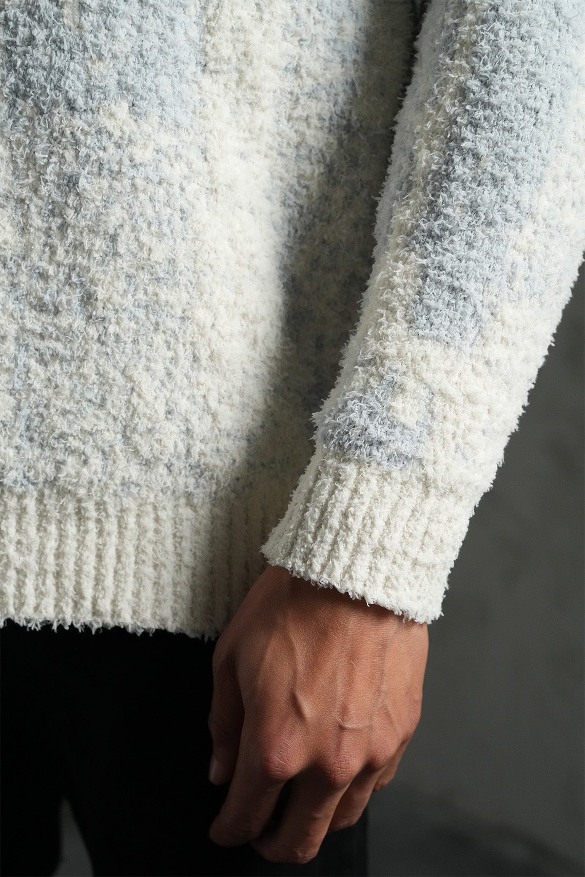 STRICKPULLOVER MIT STRUKTURMUSTER, LOCKER GESCHNITTEN LL061007