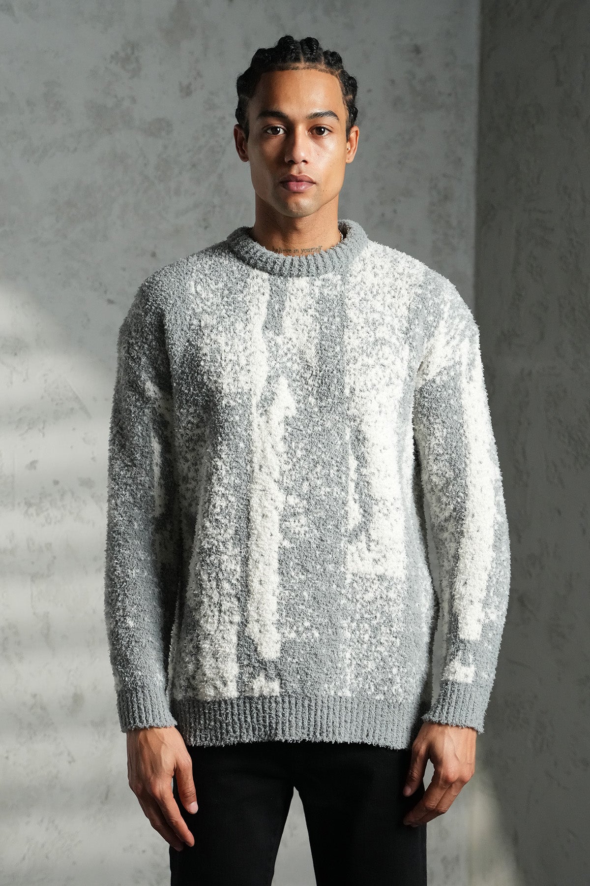 STRICKPULLOVER MIT STRUKTURMUSTER, LOCKER GESCHNITTEN LL061007