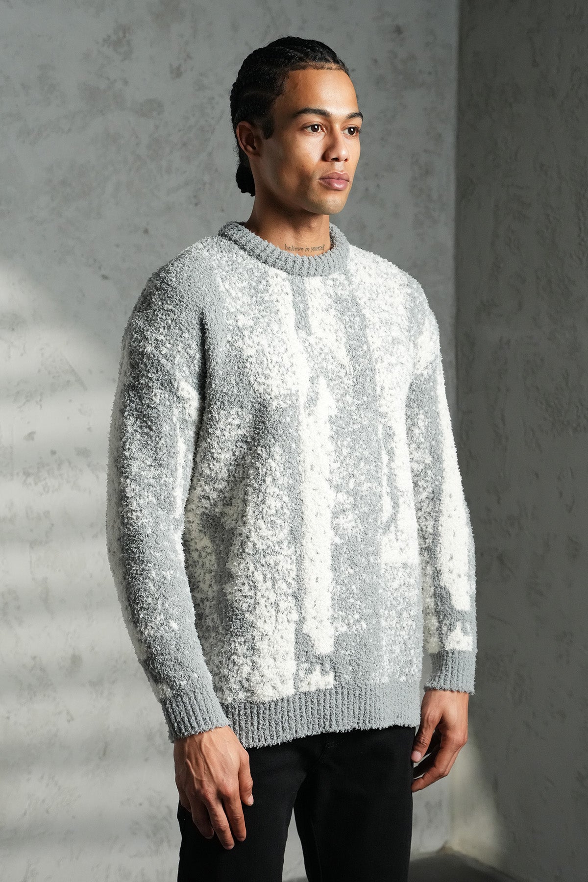 STRICKPULLOVER MIT STRUKTURMUSTER, LOCKER GESCHNITTEN LL061007