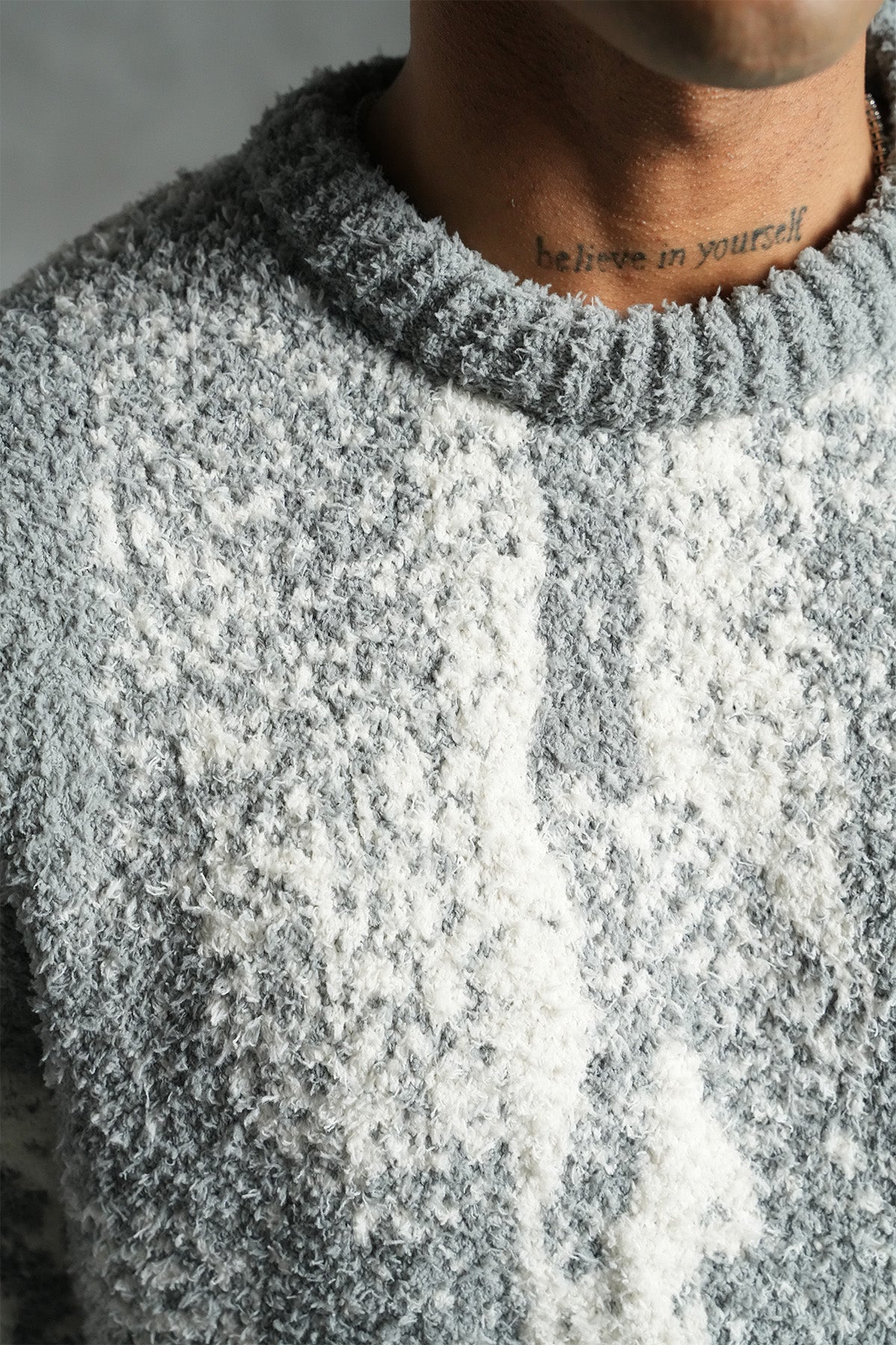 STRICKPULLOVER MIT STRUKTURMUSTER, LOCKER GESCHNITTEN LL061007