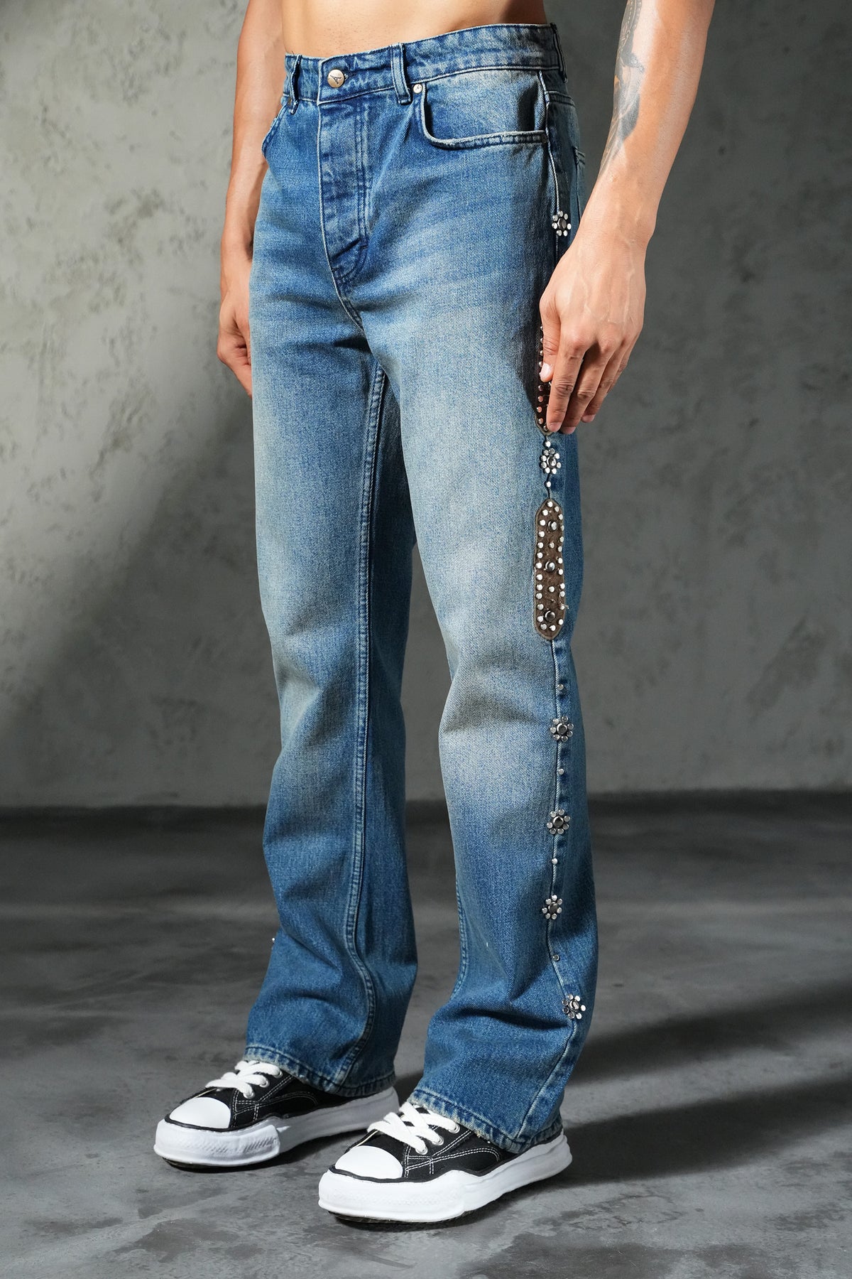 Flared jeans with side details FG 106