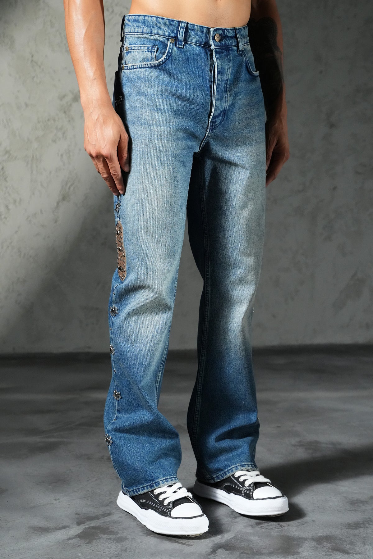 Flared jeans with side details FG 106