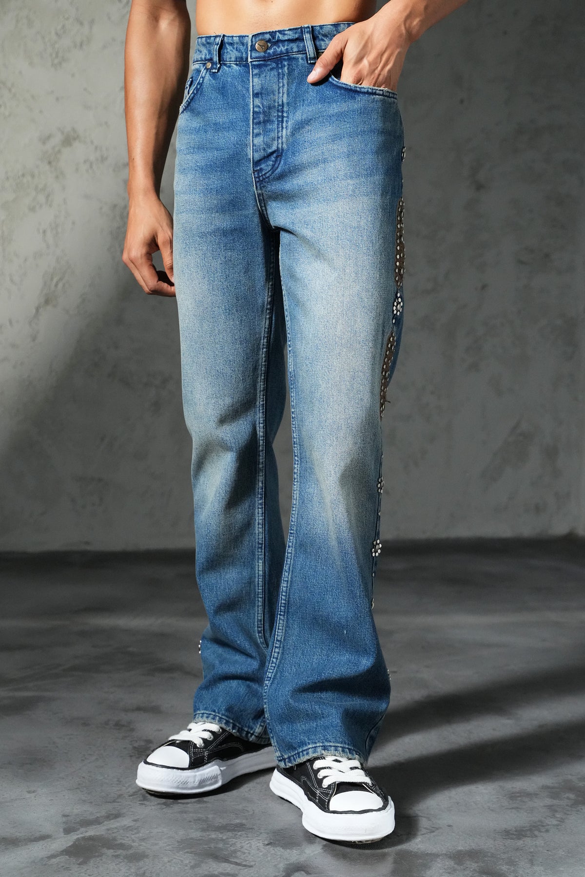 Flared jeans with side details FG 106