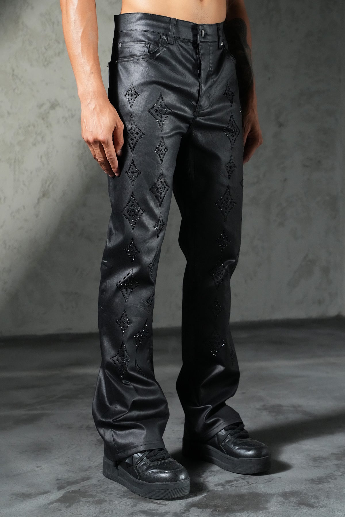 Coated-look flared jeans FG 100