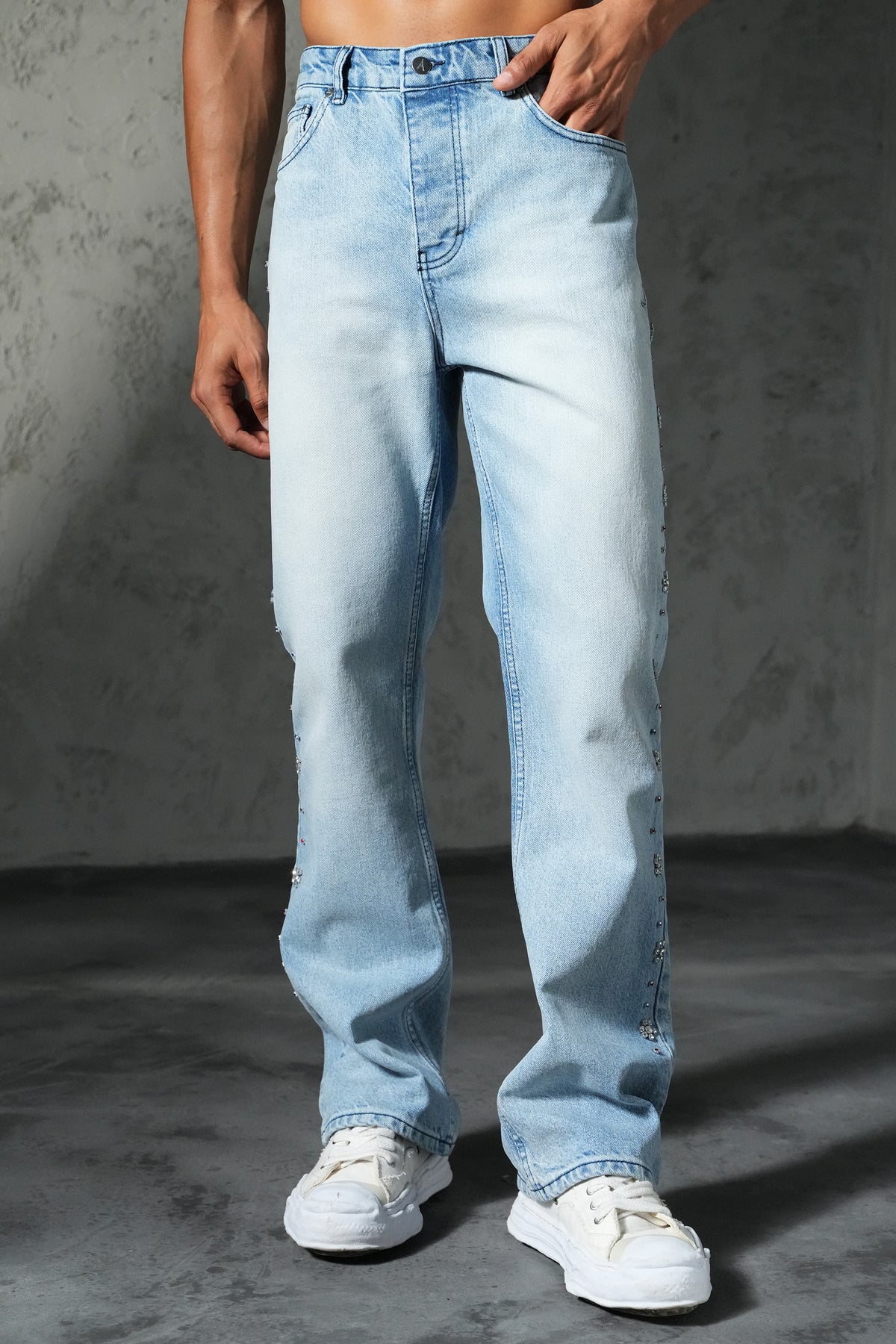 Flared jeans with side details FG 101