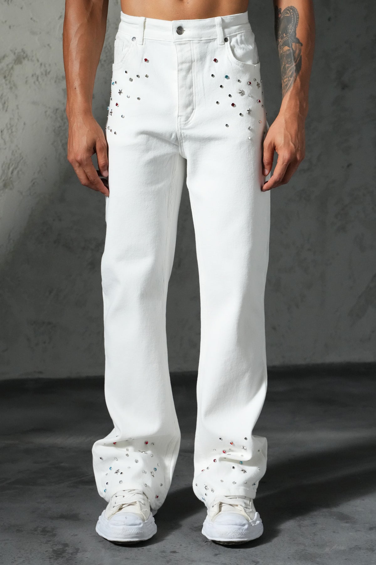 Flared jeans with sparkling details FG 108