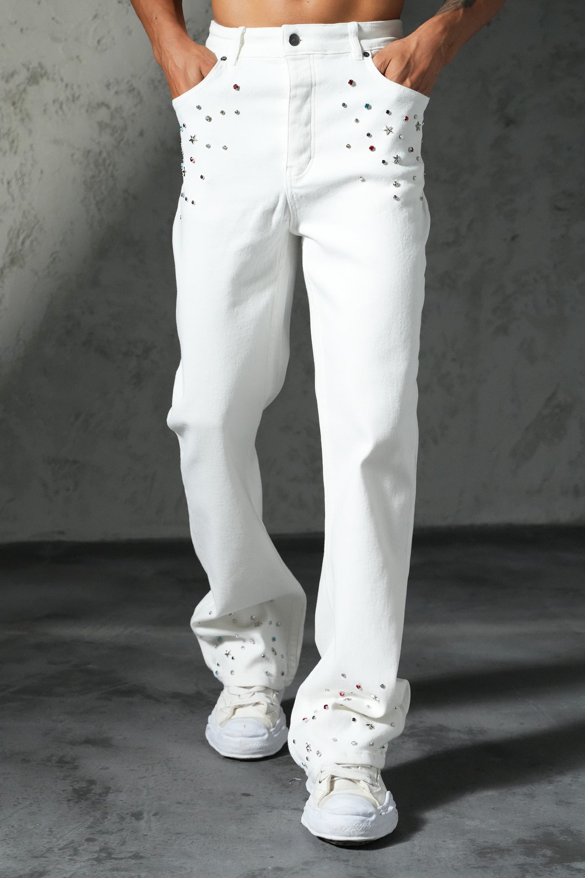Flared jeans with sparkling details FG 108