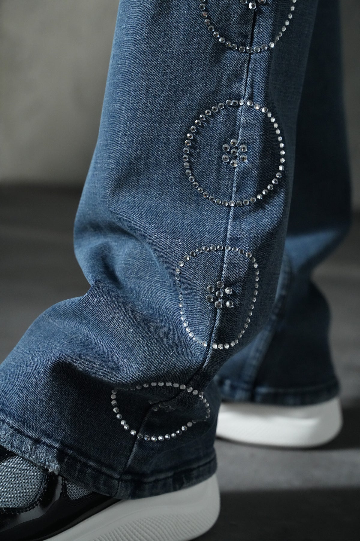 Schlagjeans mit runden Motiven FG 102