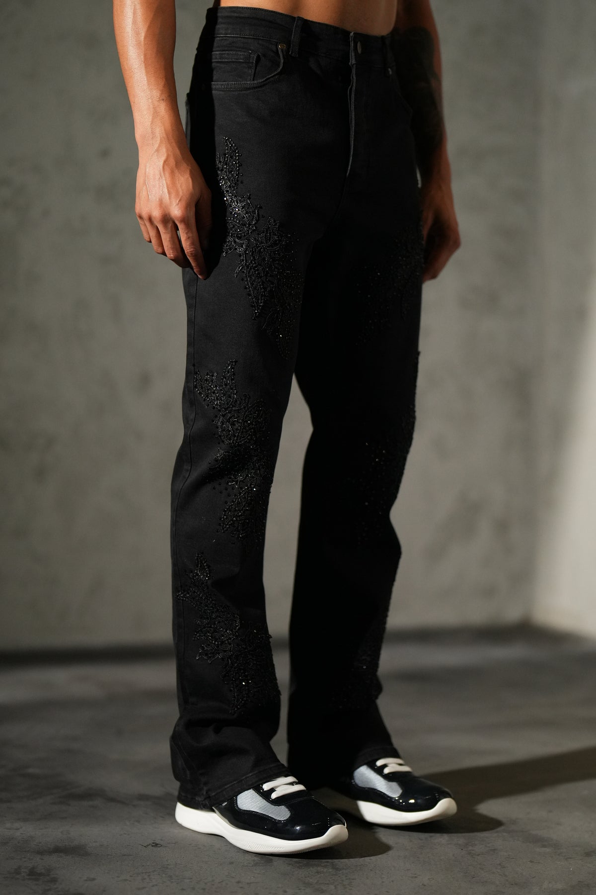 Embroidered flared jeans FG 107