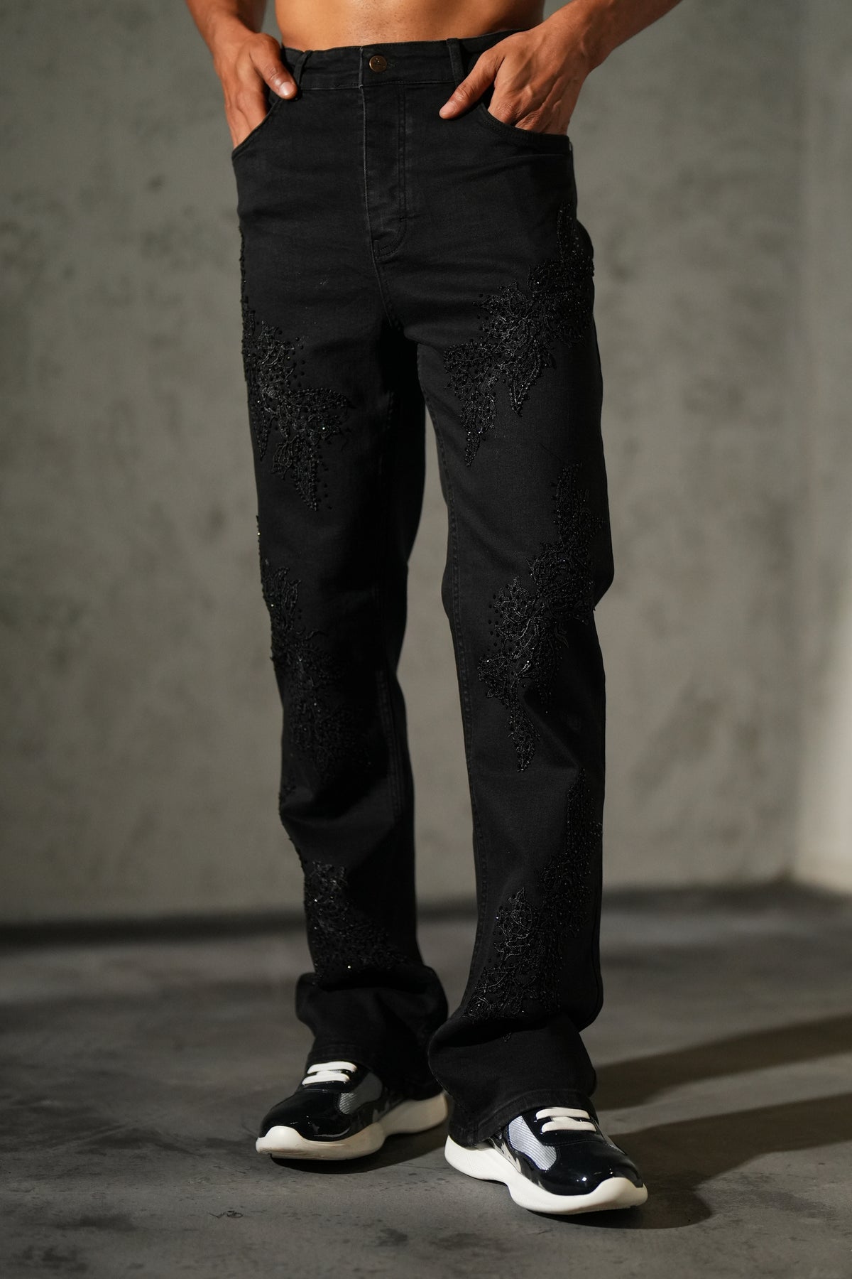 Embroidered flared jeans FG 107
