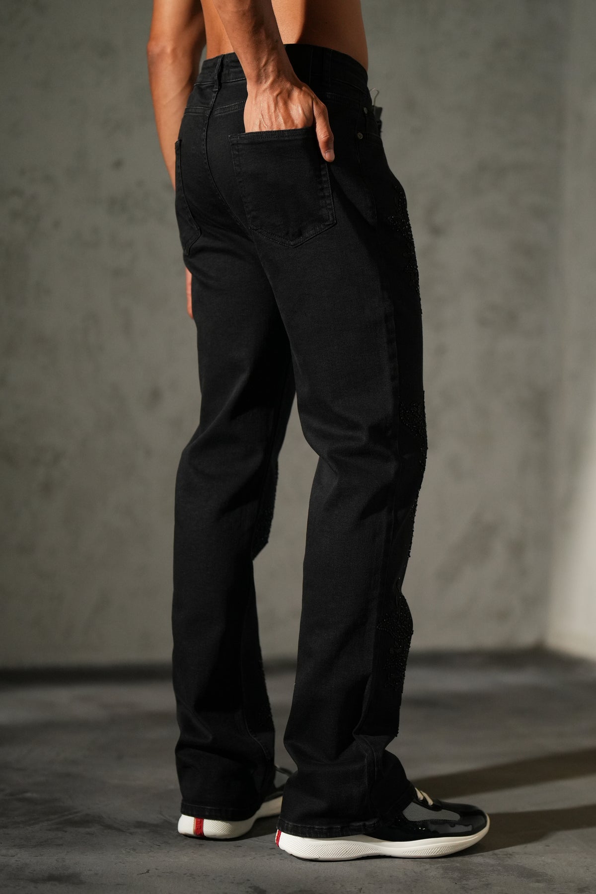 Embroidered flared jeans FG 107