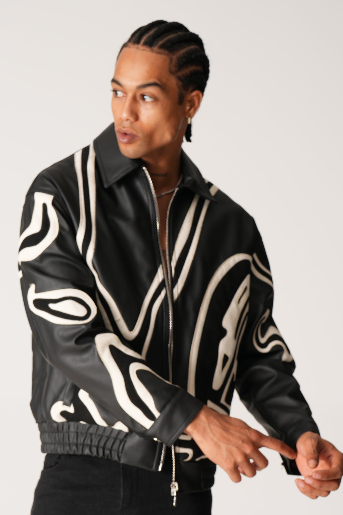 Veste brodée aspect suédé 4646