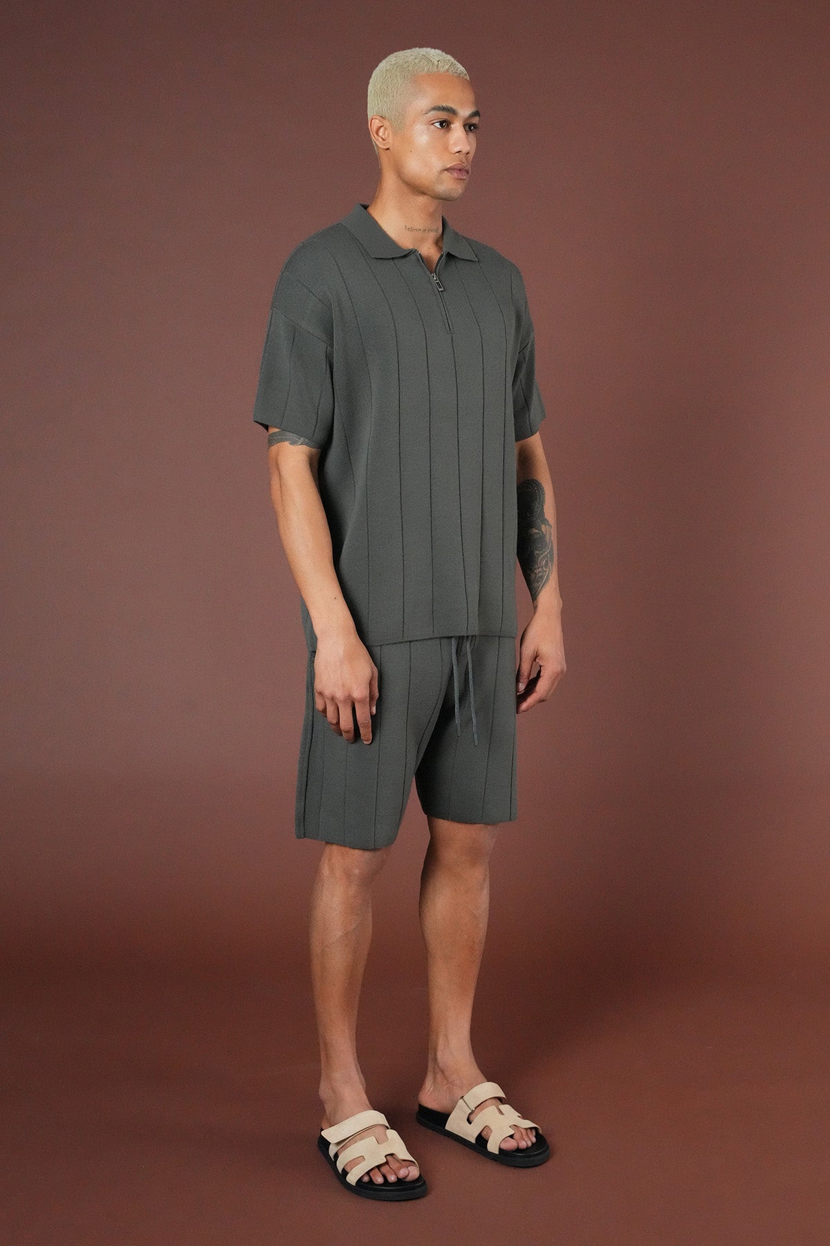 SET KNIT t-shirt AND SHORTS LL061054