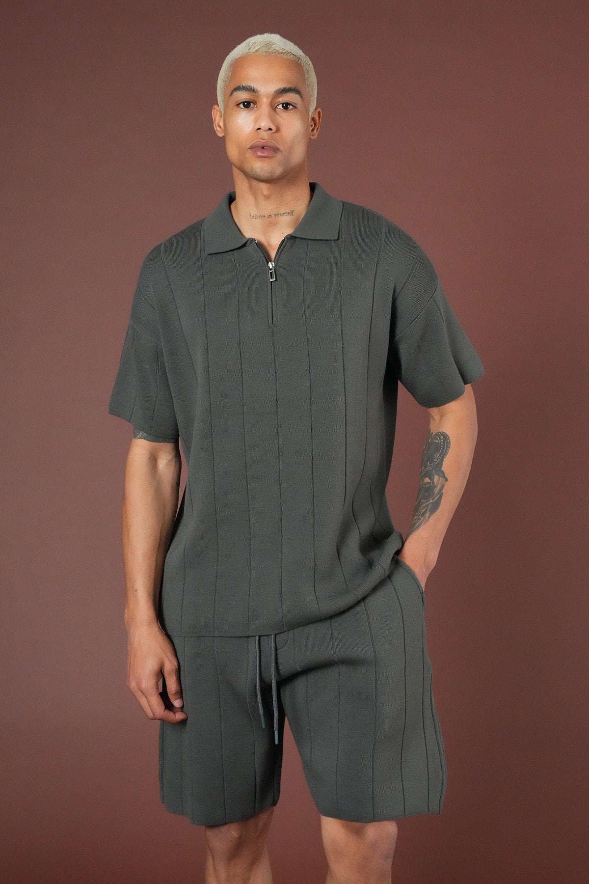 SET KNIT t-shirt AND SHORTS LL061054